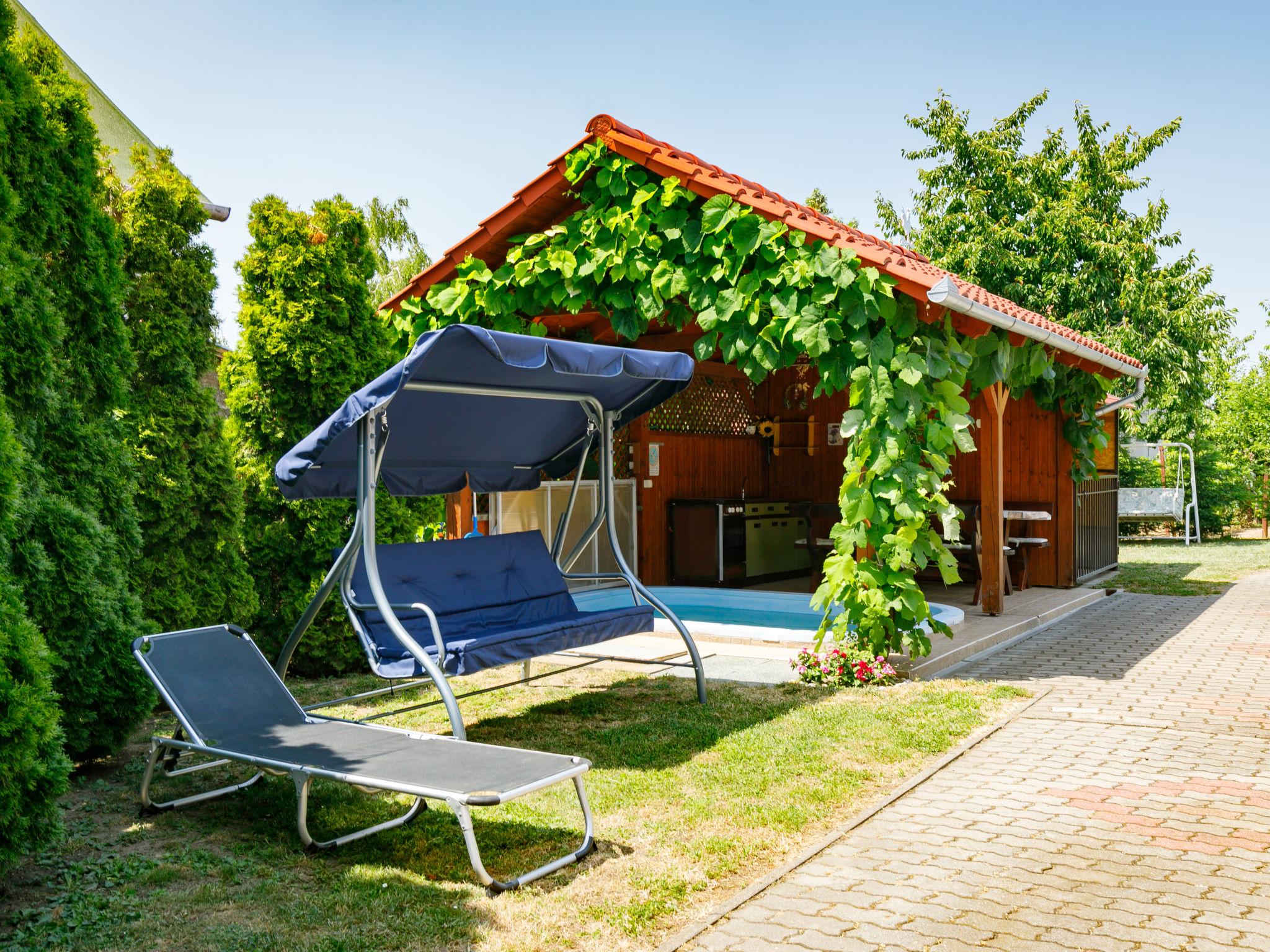 Photo 16 - Appartement de 3 chambres à Balatonszárszó avec piscine et vues à la mer