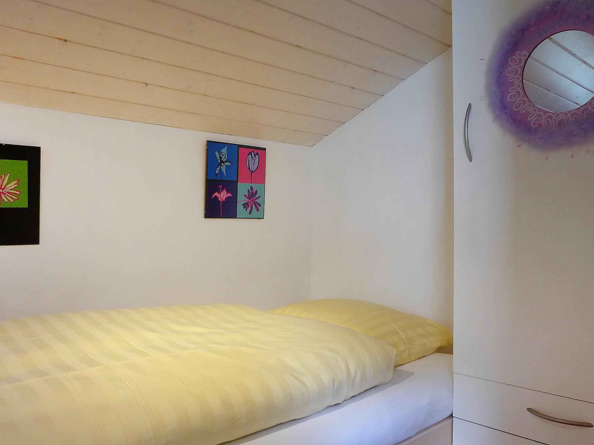 Foto 10 - Appartamento con 2 camere da letto a Lauterbrunnen con vista sulle montagne