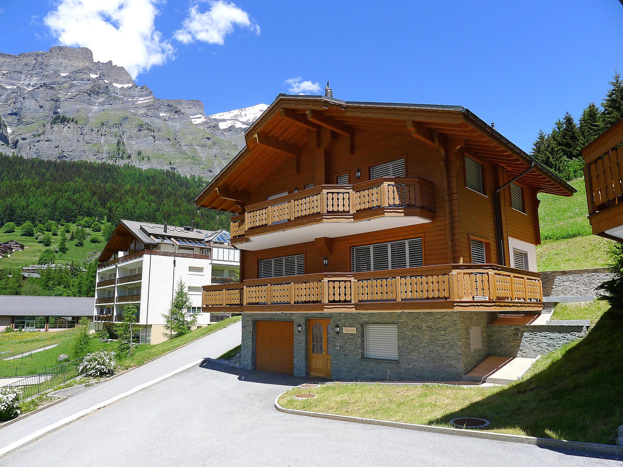 Foto 1 - Casa con 4 camere da letto a Leukerbad con giardino e vista sulle montagne