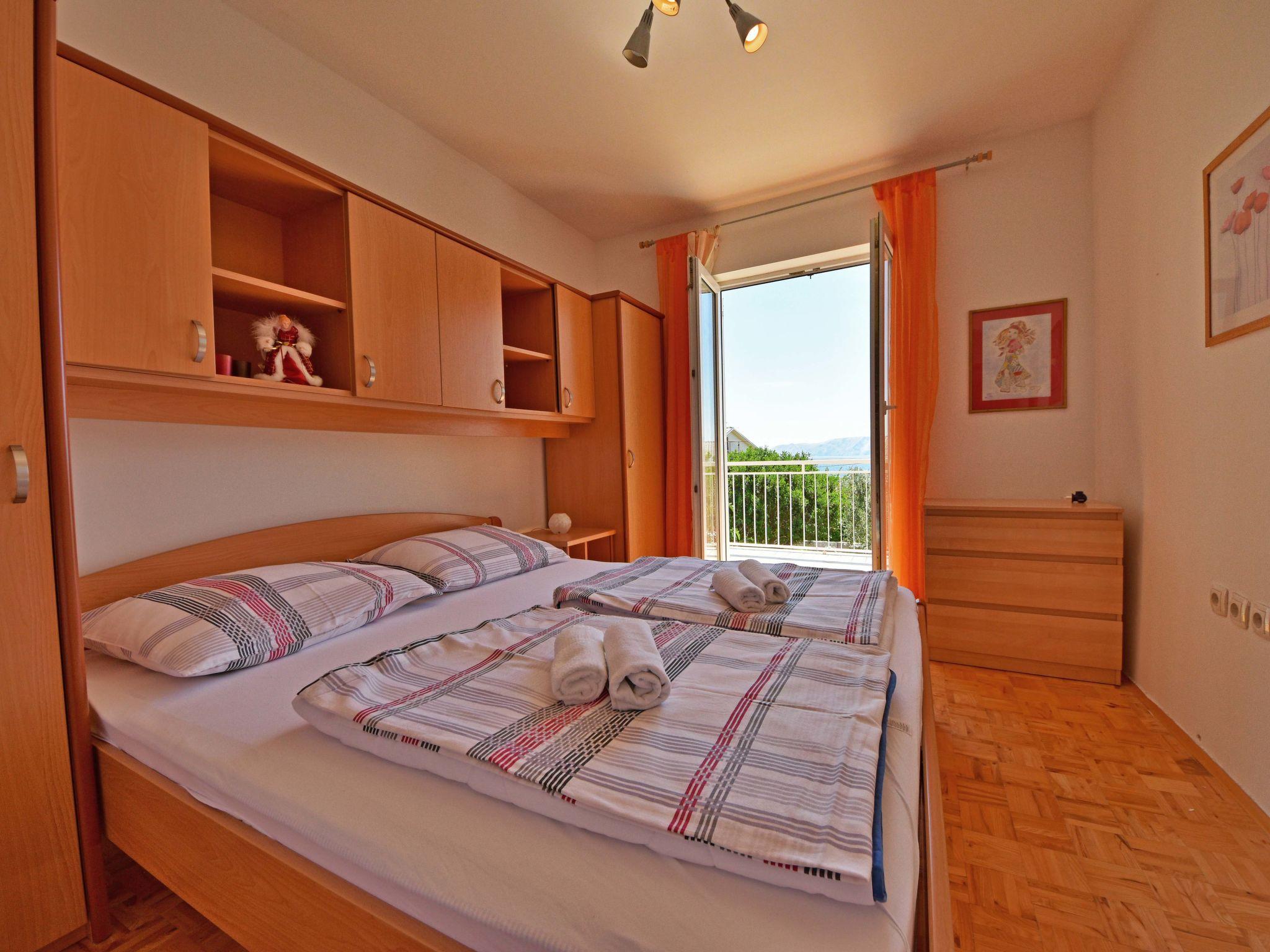 Foto 7 - Appartamento con 3 camere da letto a Novi Vinodolski con terrazza e vista mare