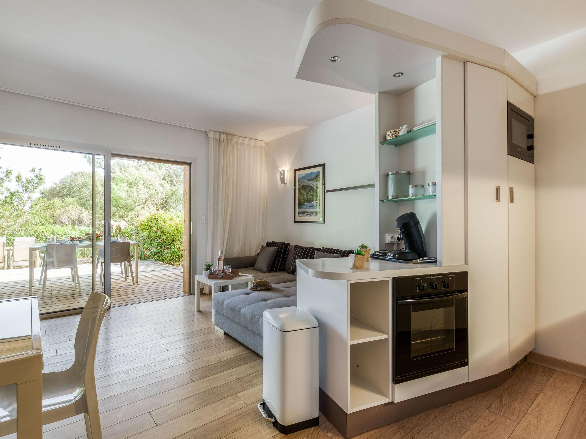 Foto 6 - Apartamento de 2 quartos em Porto-Vecchio com piscina e jardim