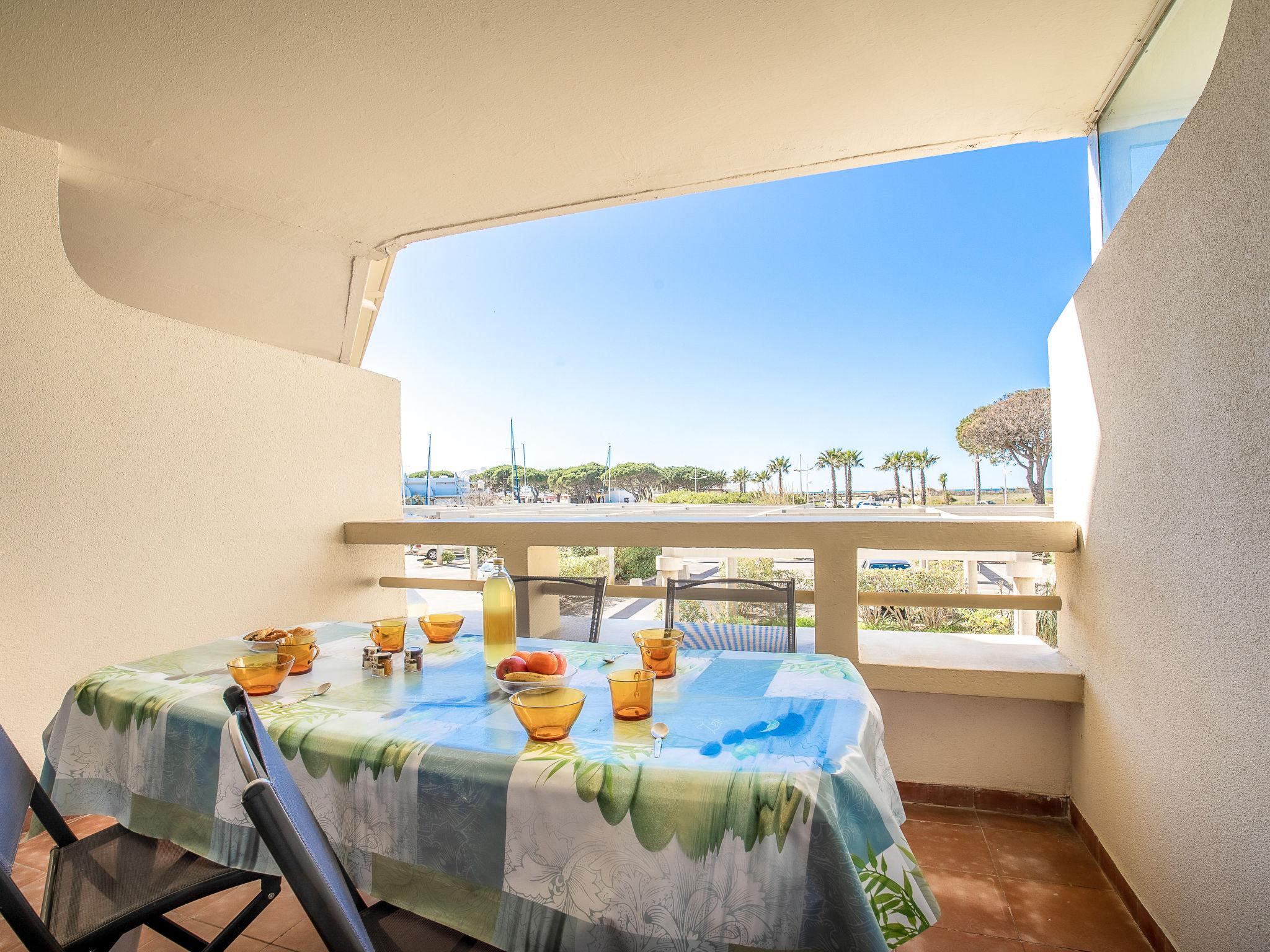 Foto 1 - Apartment mit 1 Schlafzimmer in Le Grau-du-Roi mit terrasse und blick aufs meer