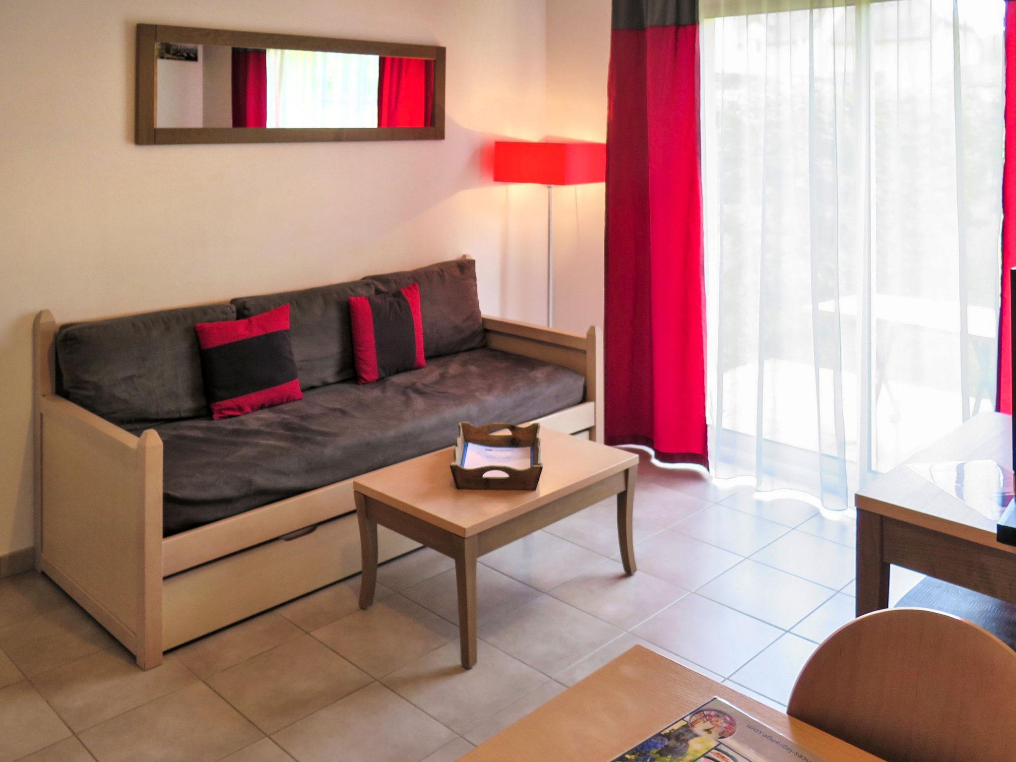 Foto 3 - Casa con 1 camera da letto a Montignac-Lascaux con piscina e terrazza