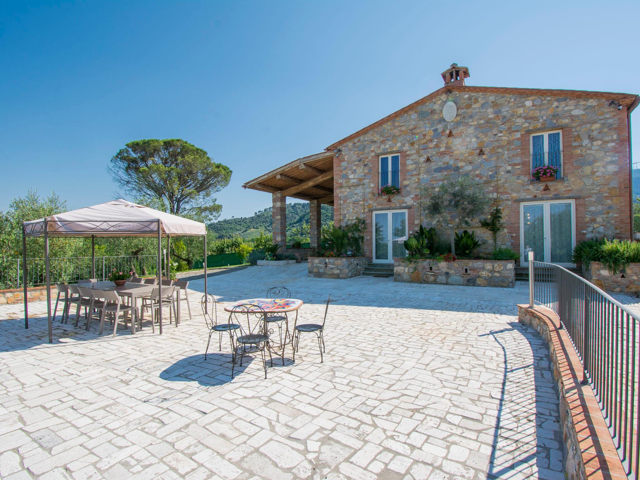 Foto 2 - Casa de 7 quartos em Capannori com piscina privada e terraço