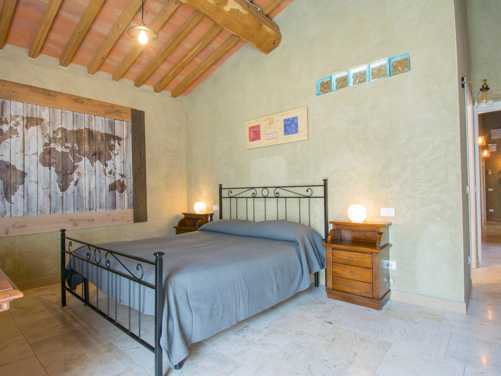 Foto 21 - Casa con 7 camere da letto a Capannori con piscina privata e terrazza