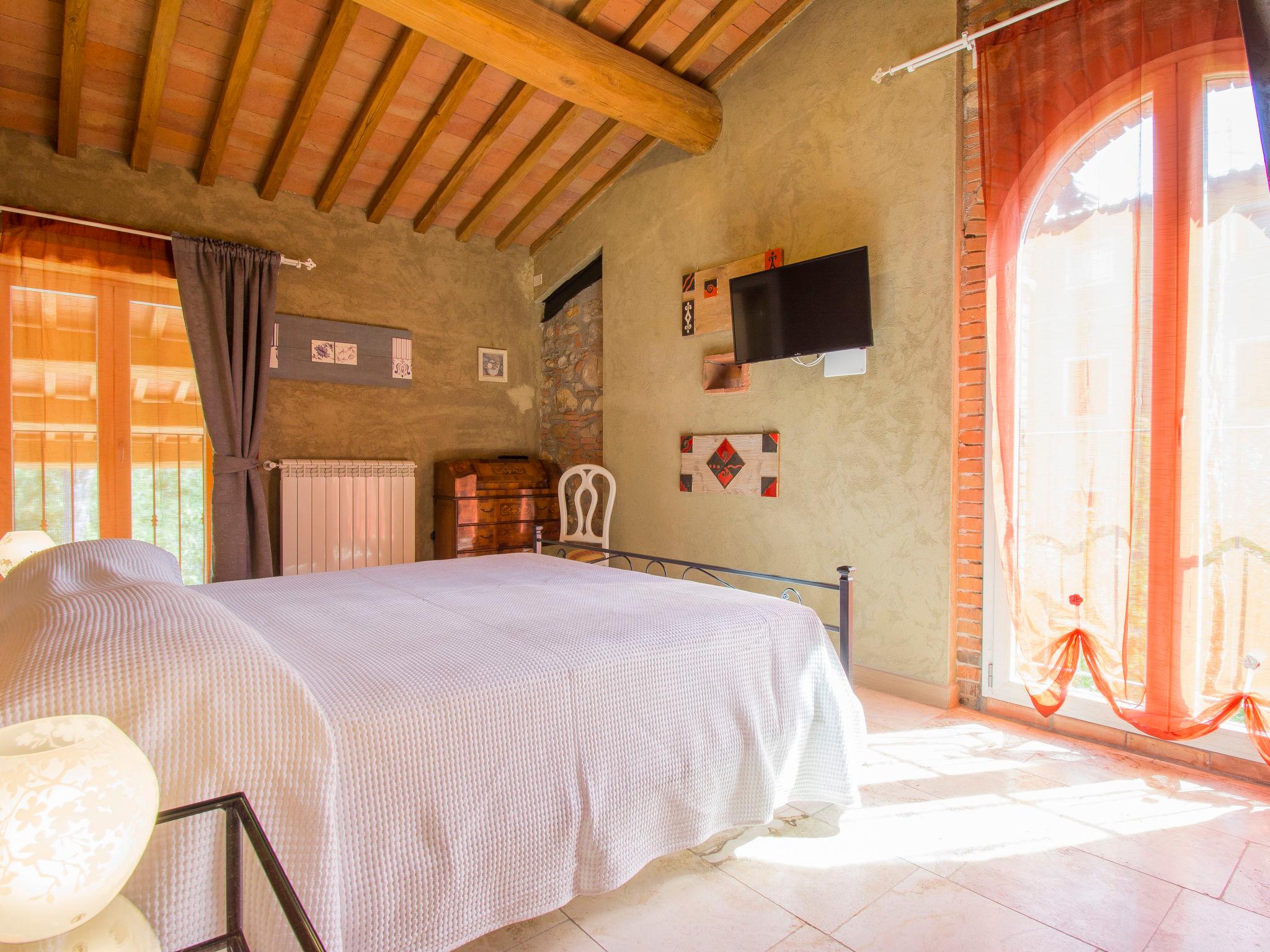 Foto 17 - Casa con 7 camere da letto a Capannori con piscina privata e terrazza