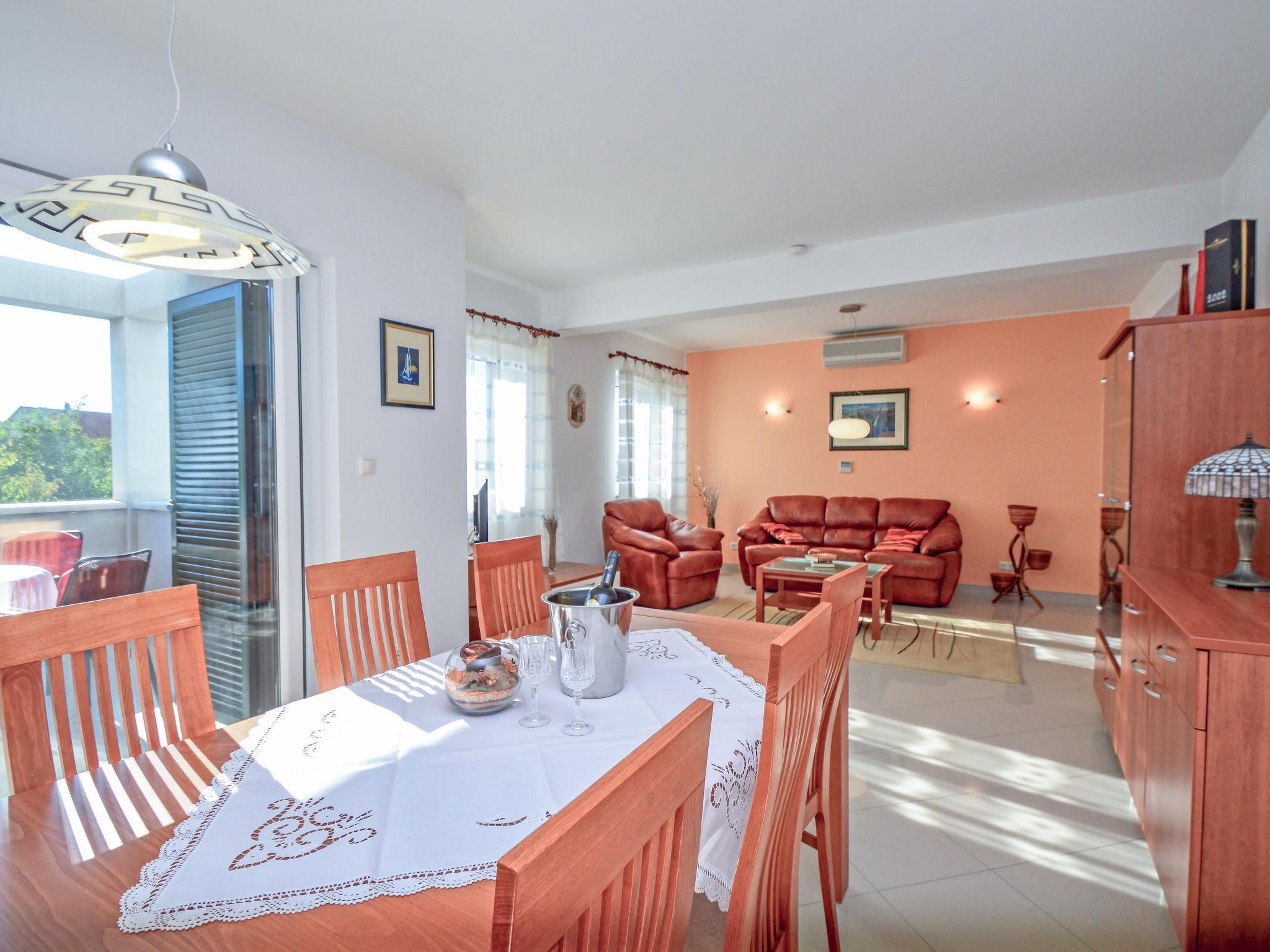 Photo 10 - 5 bedroom House in Tisno with private pool and sea view