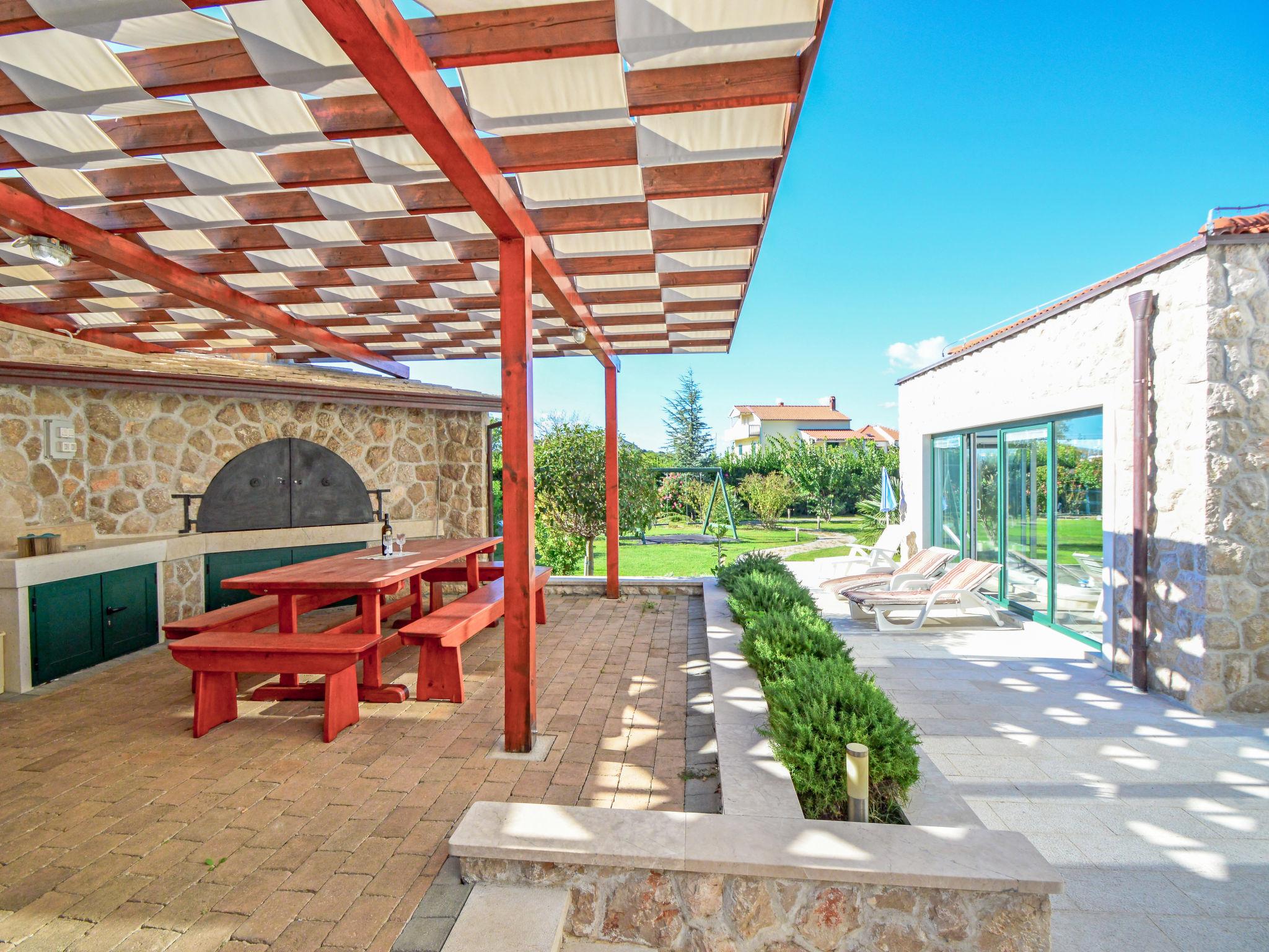 Photo 31 - Maison de 5 chambres à Tisno avec piscine privée et jardin