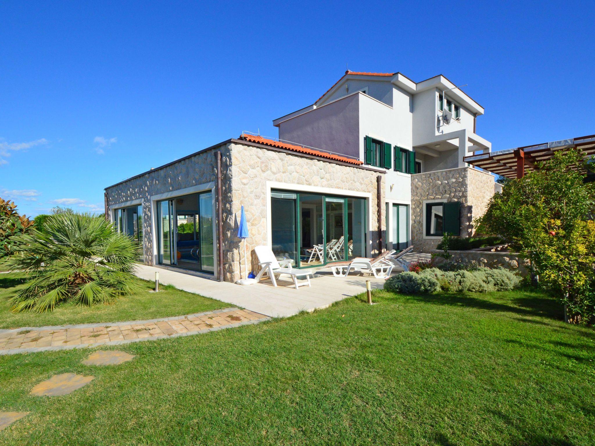 Photo 30 - Maison de 5 chambres à Tisno avec piscine privée et jardin