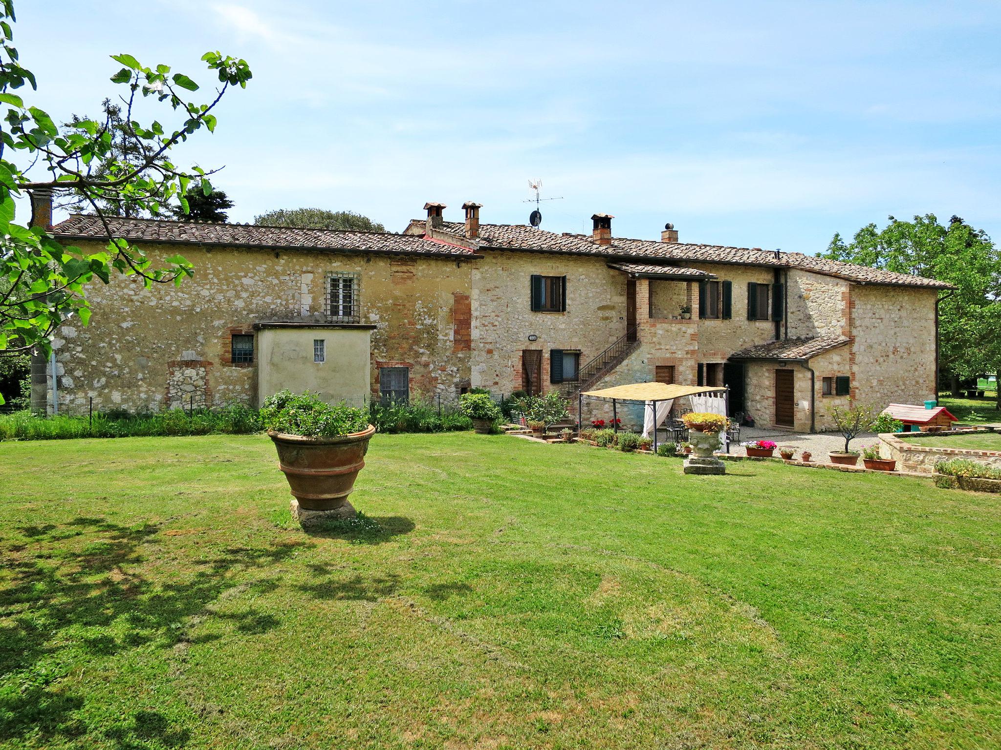 Foto 21 - Apartamento en Colle di Val d'Elsa con piscina y jardín