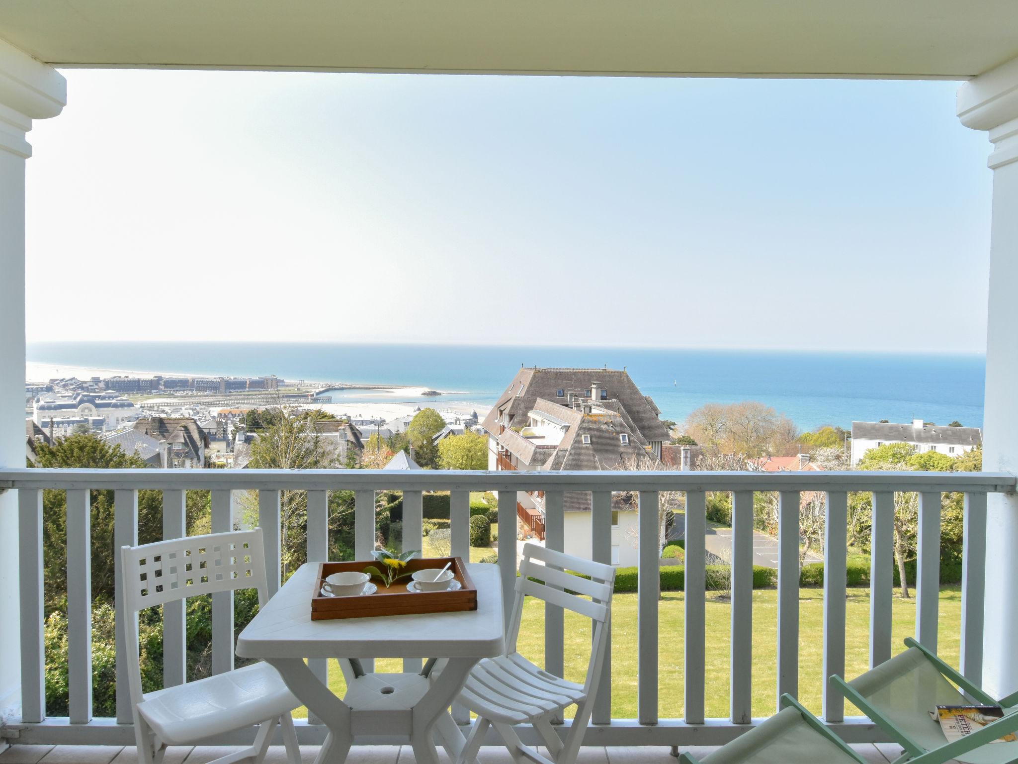 Photo 3 - Apartment in Trouville-sur-Mer with sea view