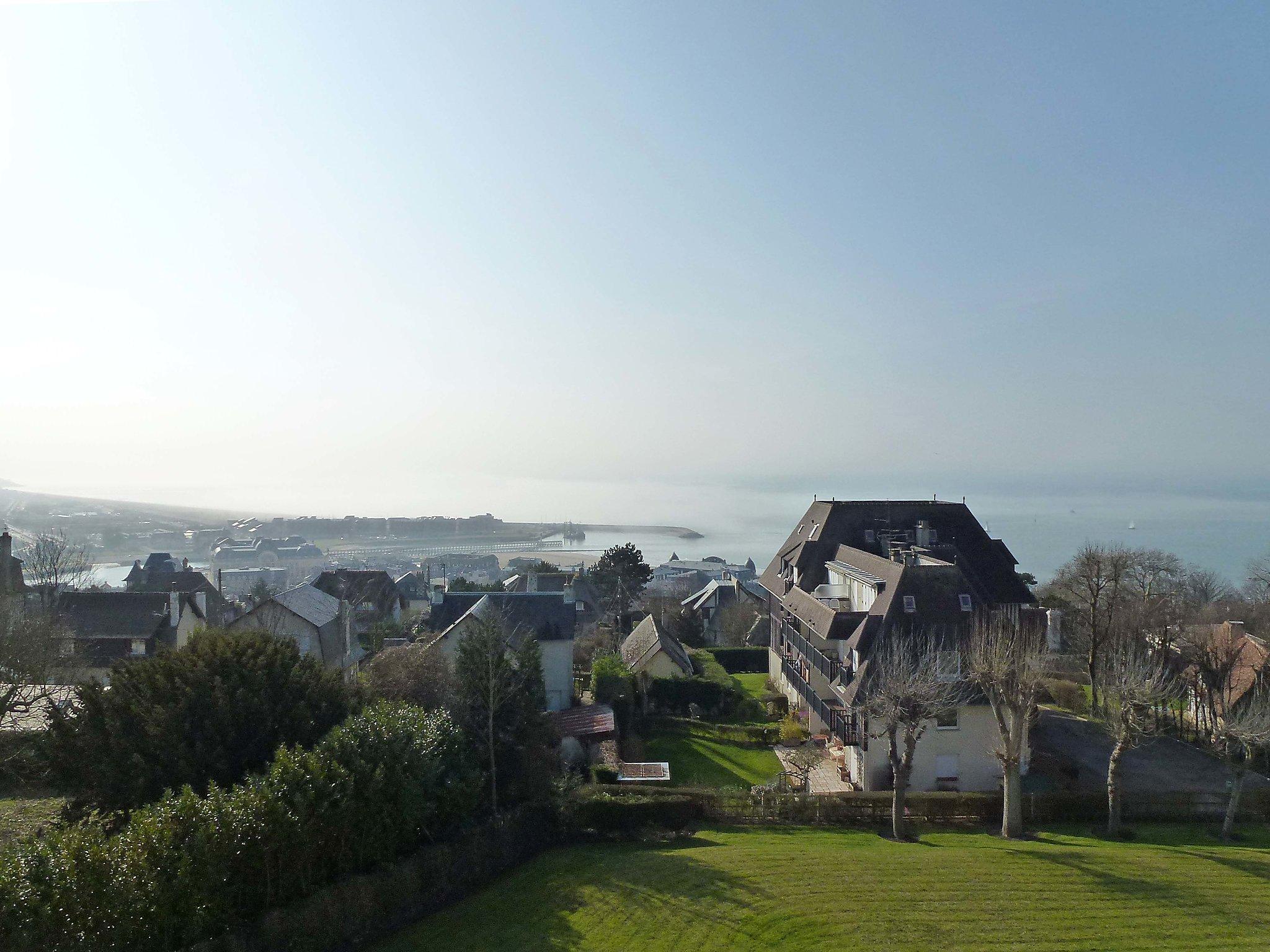 Foto 13 - Apartamento en Trouville-sur-Mer con vistas al mar