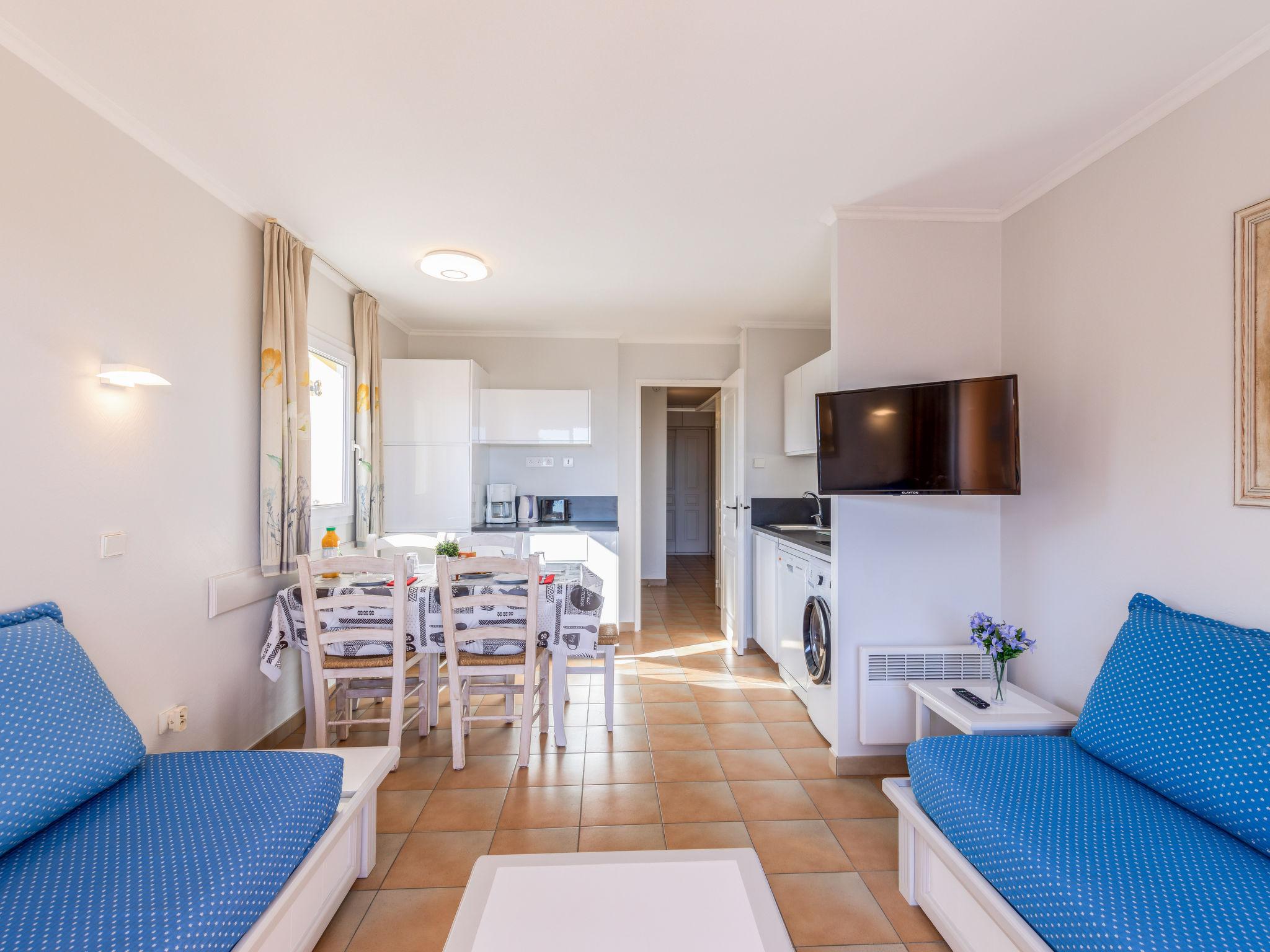 Photo 6 - Appartement de 1 chambre à Roquebrune-sur-Argens avec piscine et vues à la mer