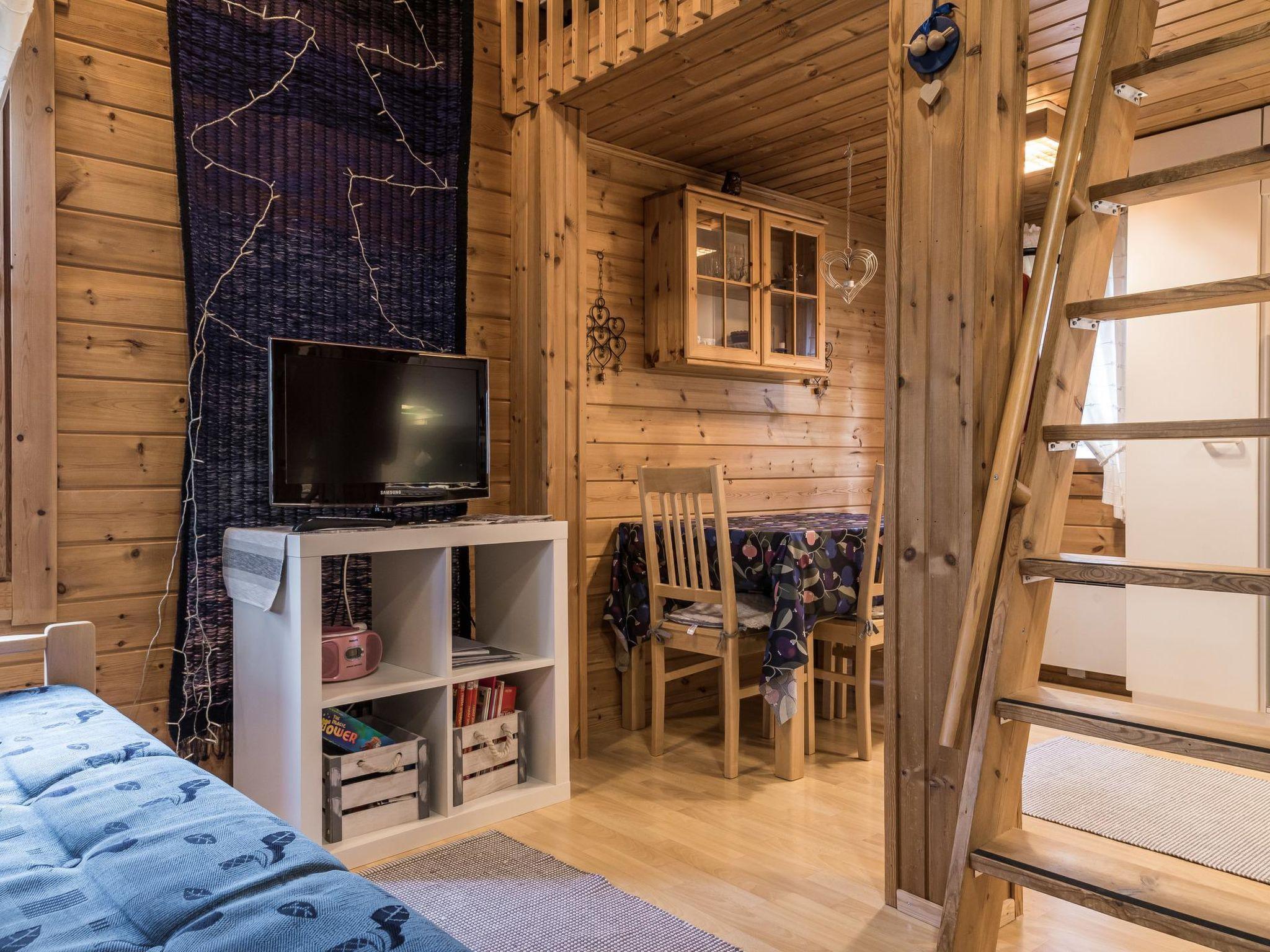 Foto 6 - Haus mit 1 Schlafzimmer in Kolari mit sauna und blick auf die berge