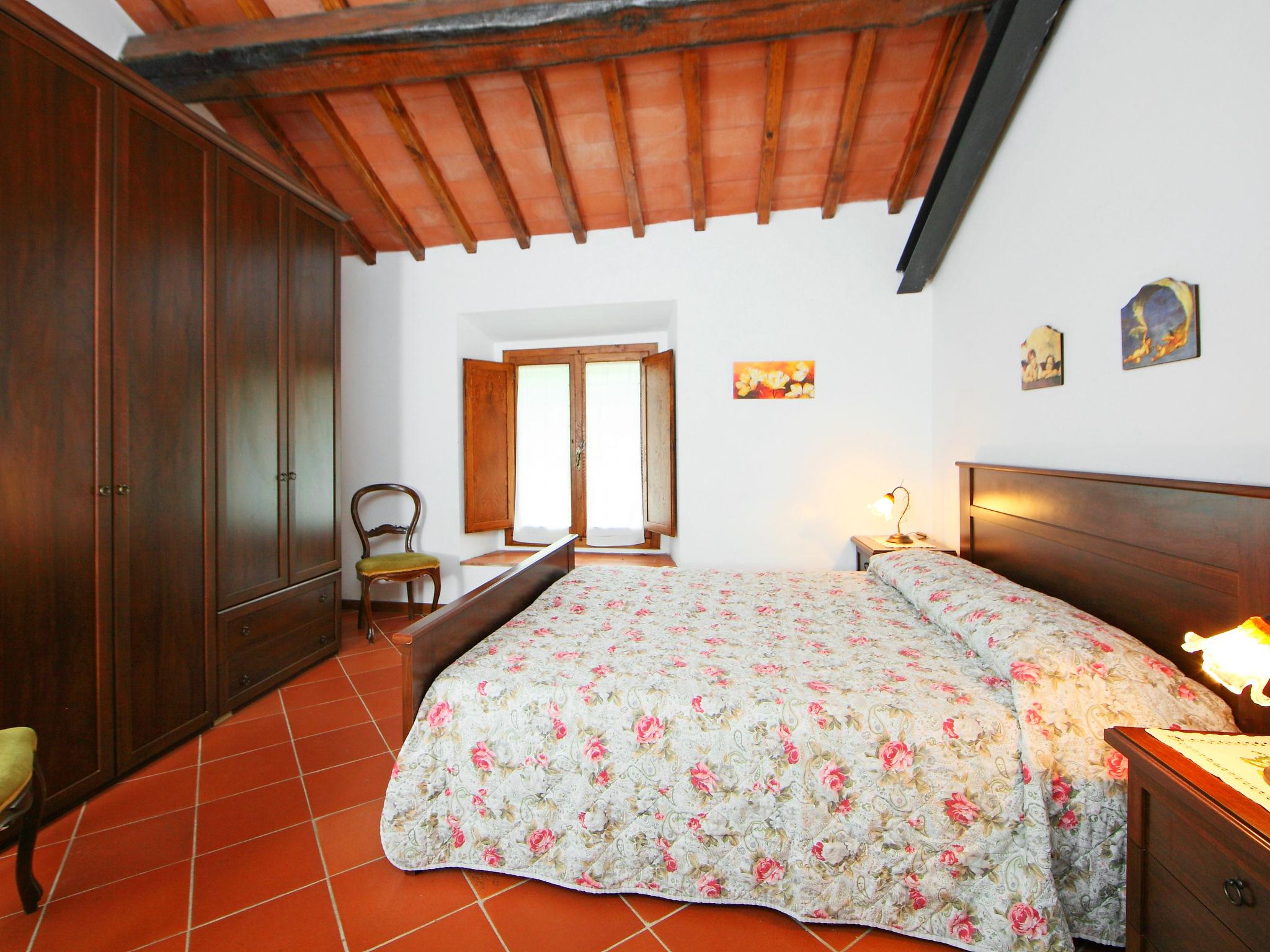 Foto 5 - Appartamento con 2 camere da letto a Pelago con piscina e giardino