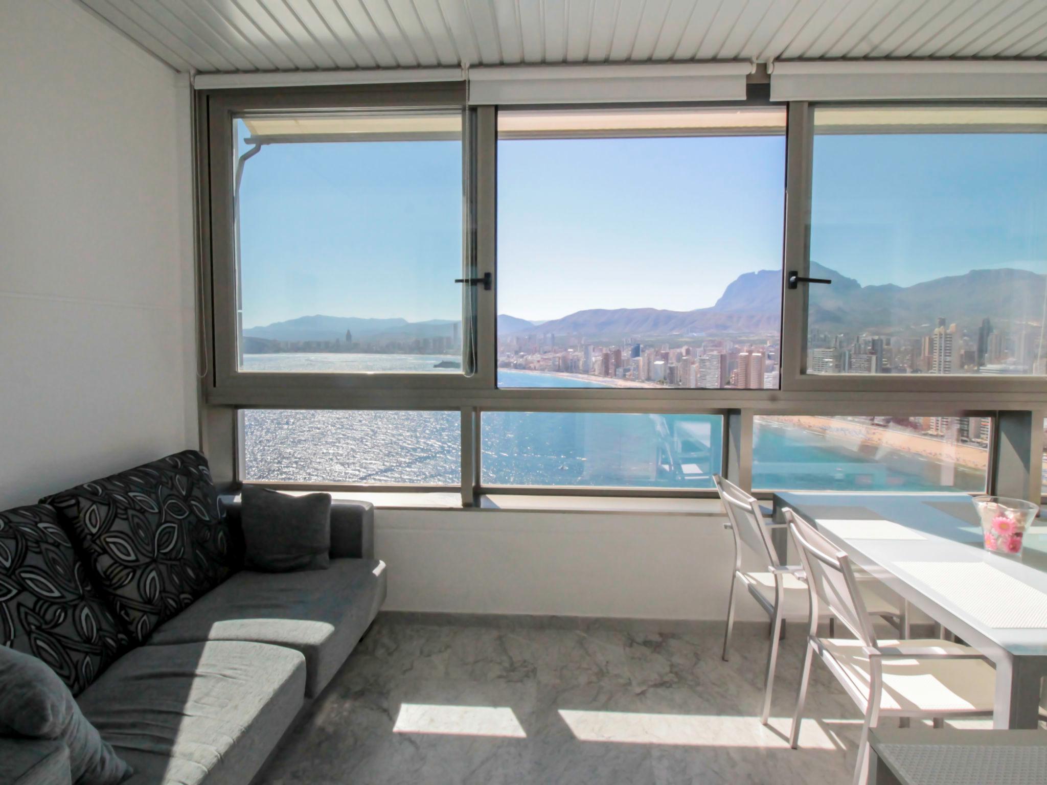 Photo 10 - 1 bedroom Apartment in Benidorm with swimming pool and sea view