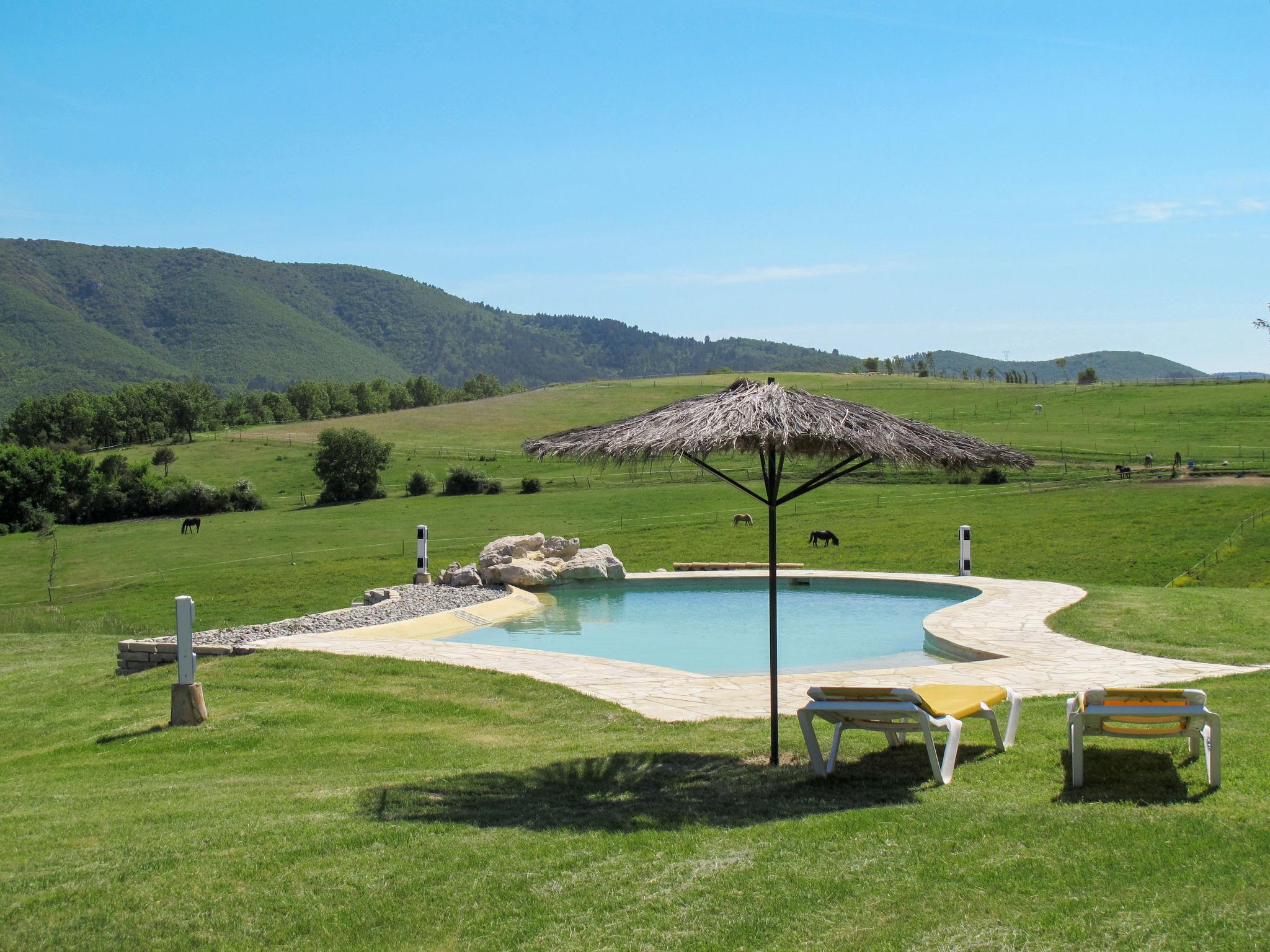 Photo 2 - Maison de 5 chambres à Saint-Maime avec piscine privée et jardin