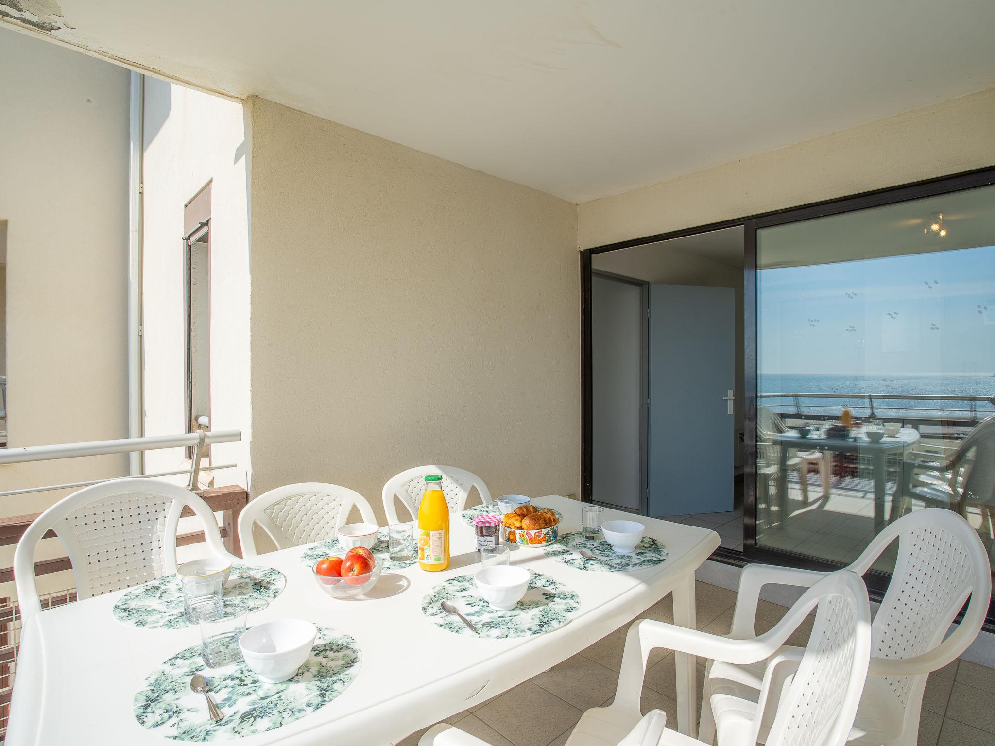 Foto 15 - Apartment mit 2 Schlafzimmern in Agde mit schwimmbad und blick aufs meer