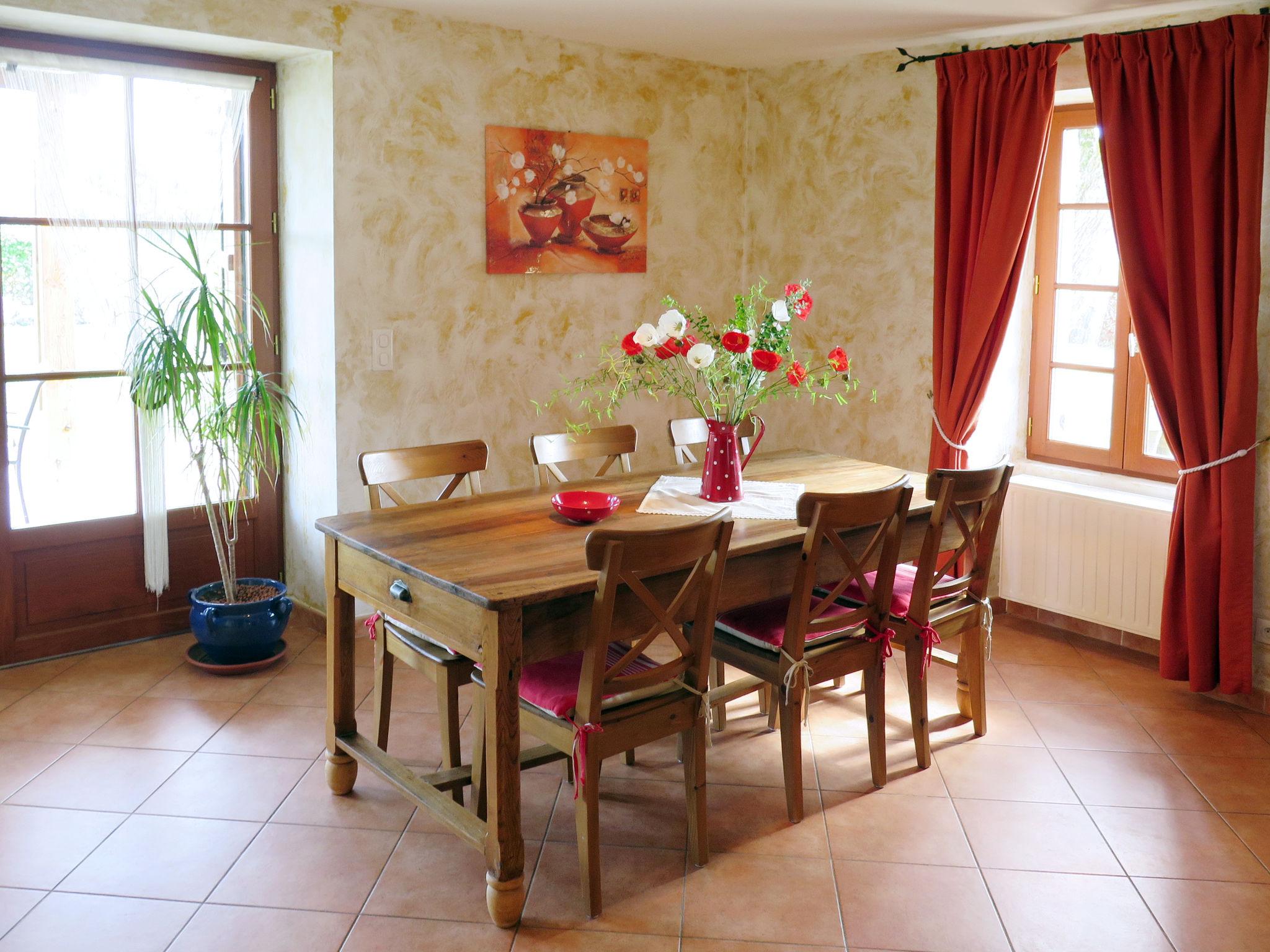 Photo 4 - 2 bedroom House in Madaillan with private pool and garden