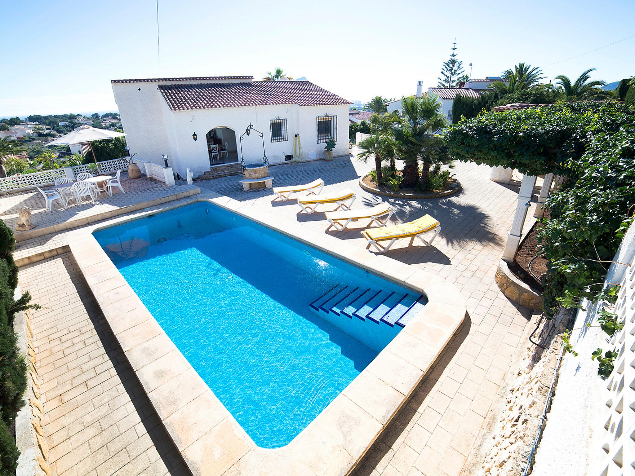 Foto 1 - Casa de 3 quartos em Calp com piscina privada e vistas do mar