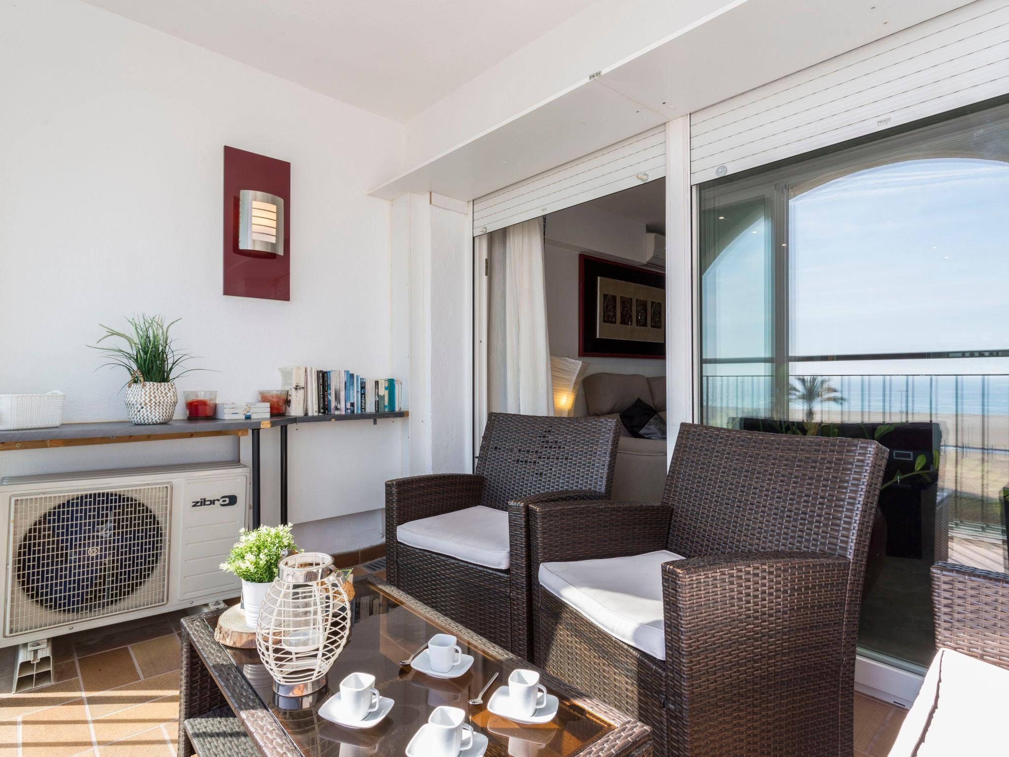 Photo 14 - Appartement de 1 chambre à Castelló d'Empúries avec jardin et vues à la mer