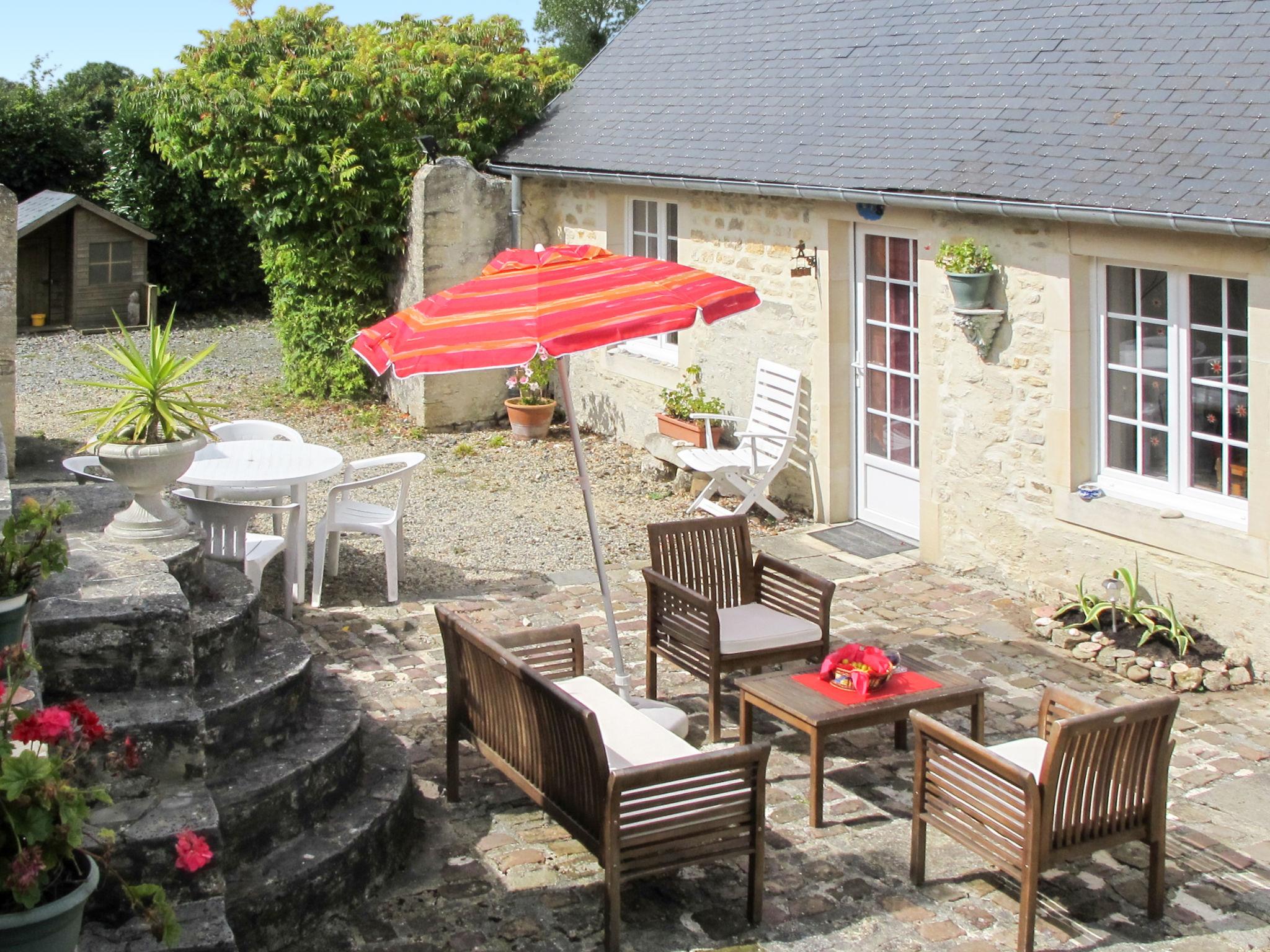 Photo 1 - Maison de 2 chambres à Commes avec jardin et terrasse