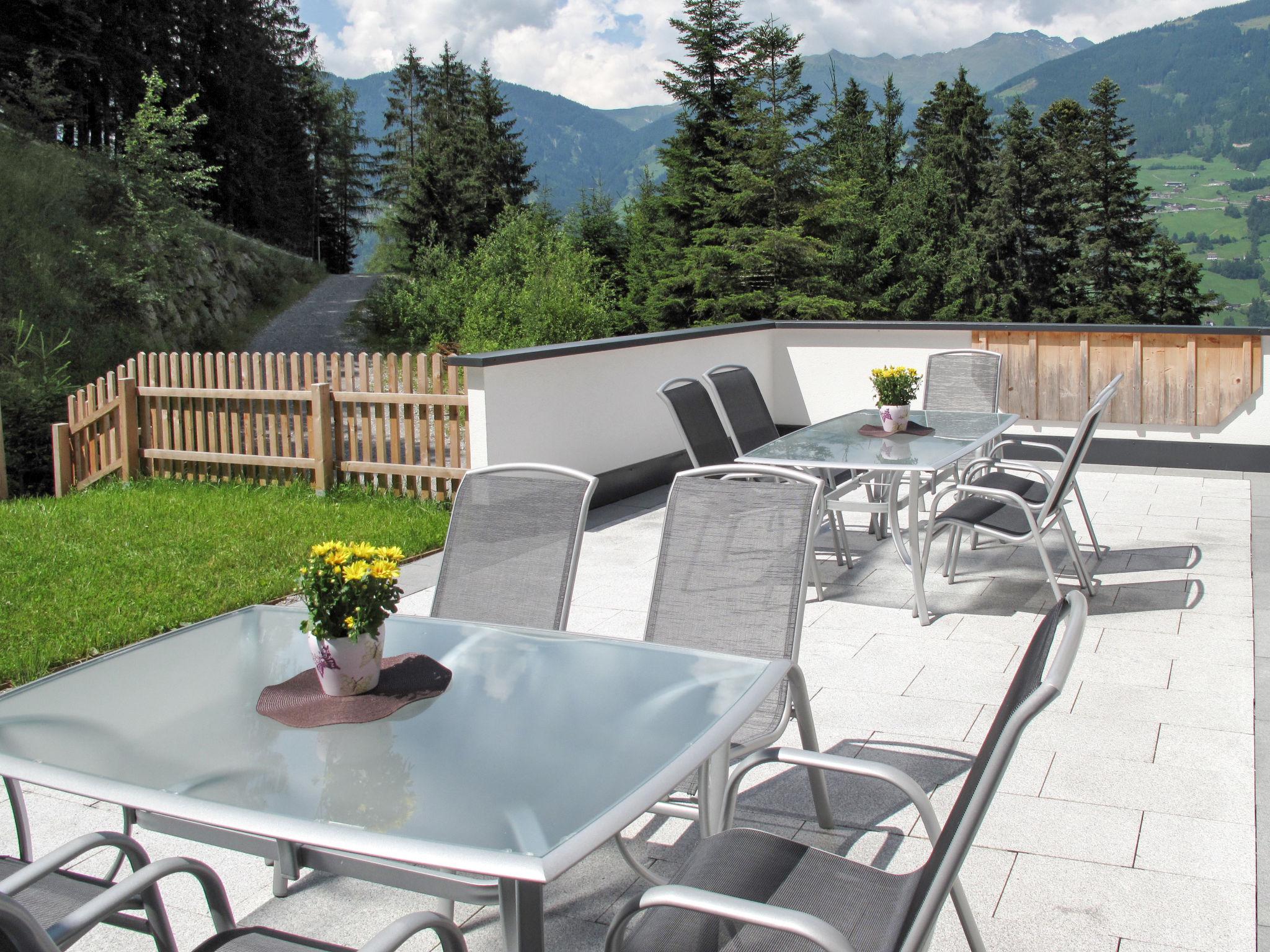 Foto 3 - Apartamento de 6 habitaciones en Ramsau im Zillertal con jardín y terraza