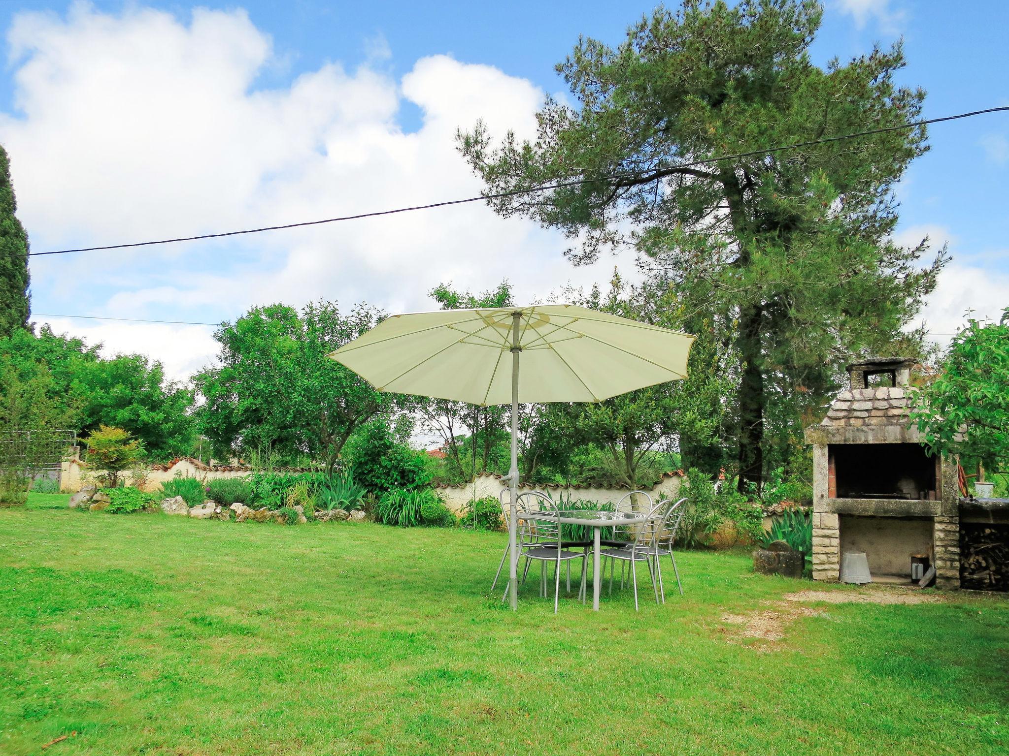 Foto 12 - Casa de 1 quarto em Barban com piscina privada e jardim