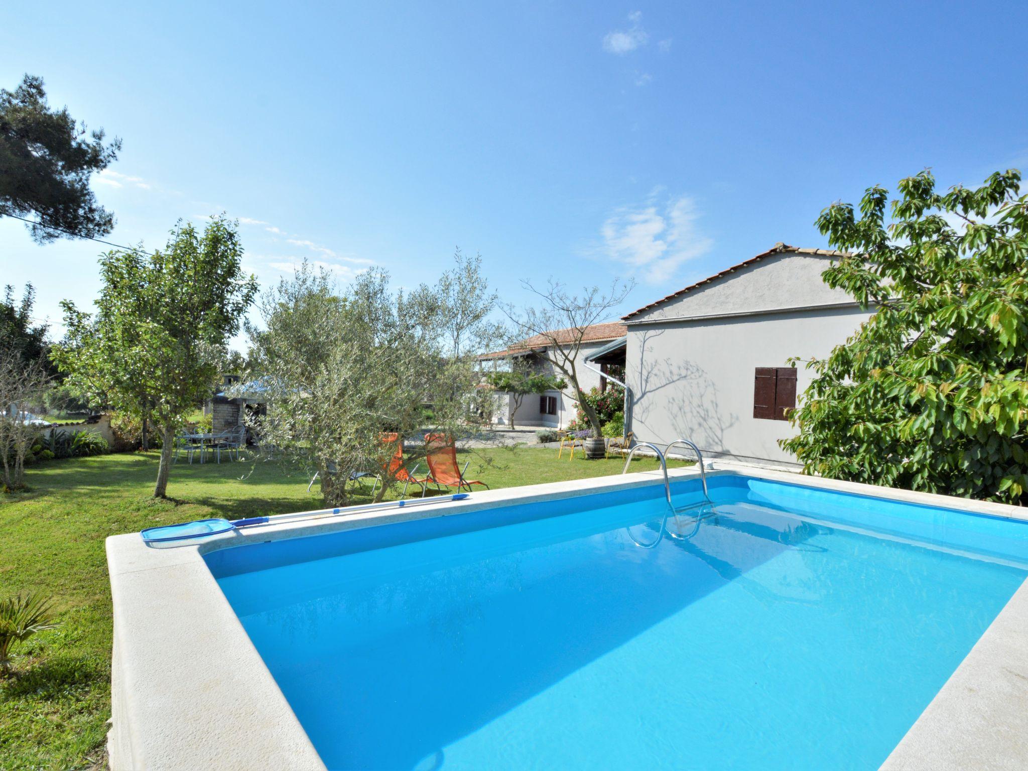 Foto 1 - Casa con 1 camera da letto a Barban con piscina privata e vista mare
