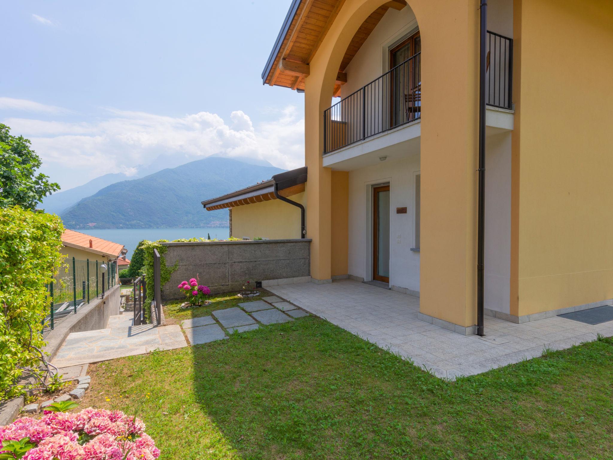 Photo 1 - Maison de 2 chambres à Musso avec jardin et vues sur la montagne