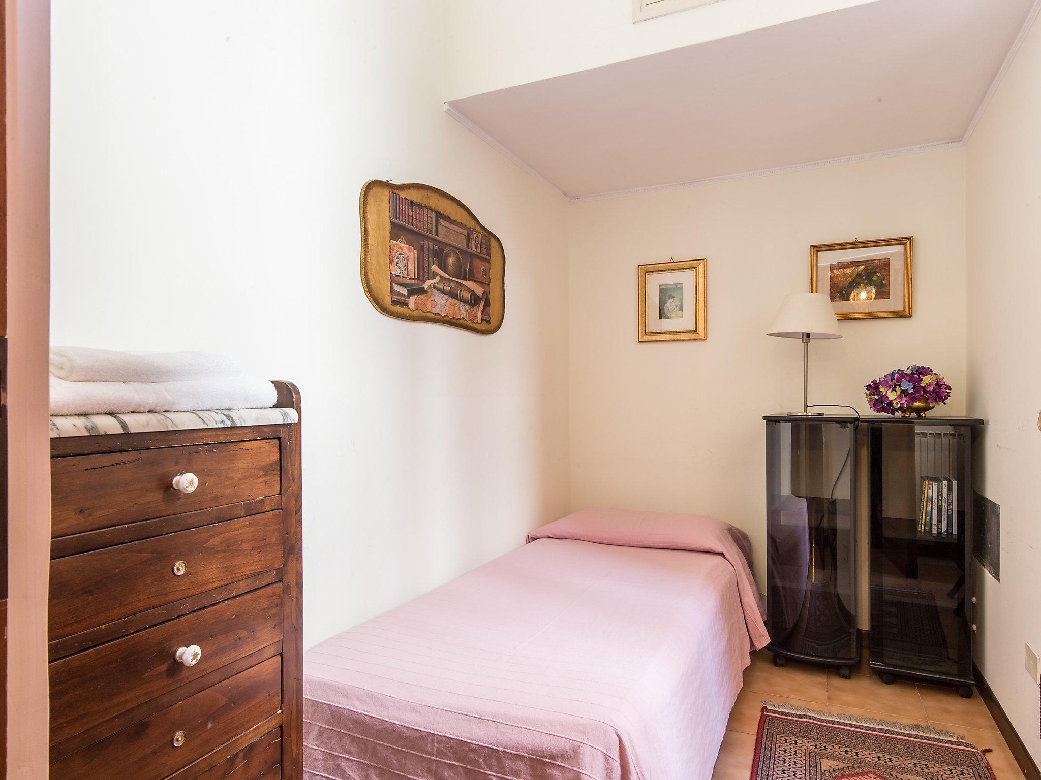 Foto 18 - Appartamento con 4 camere da letto a Roma