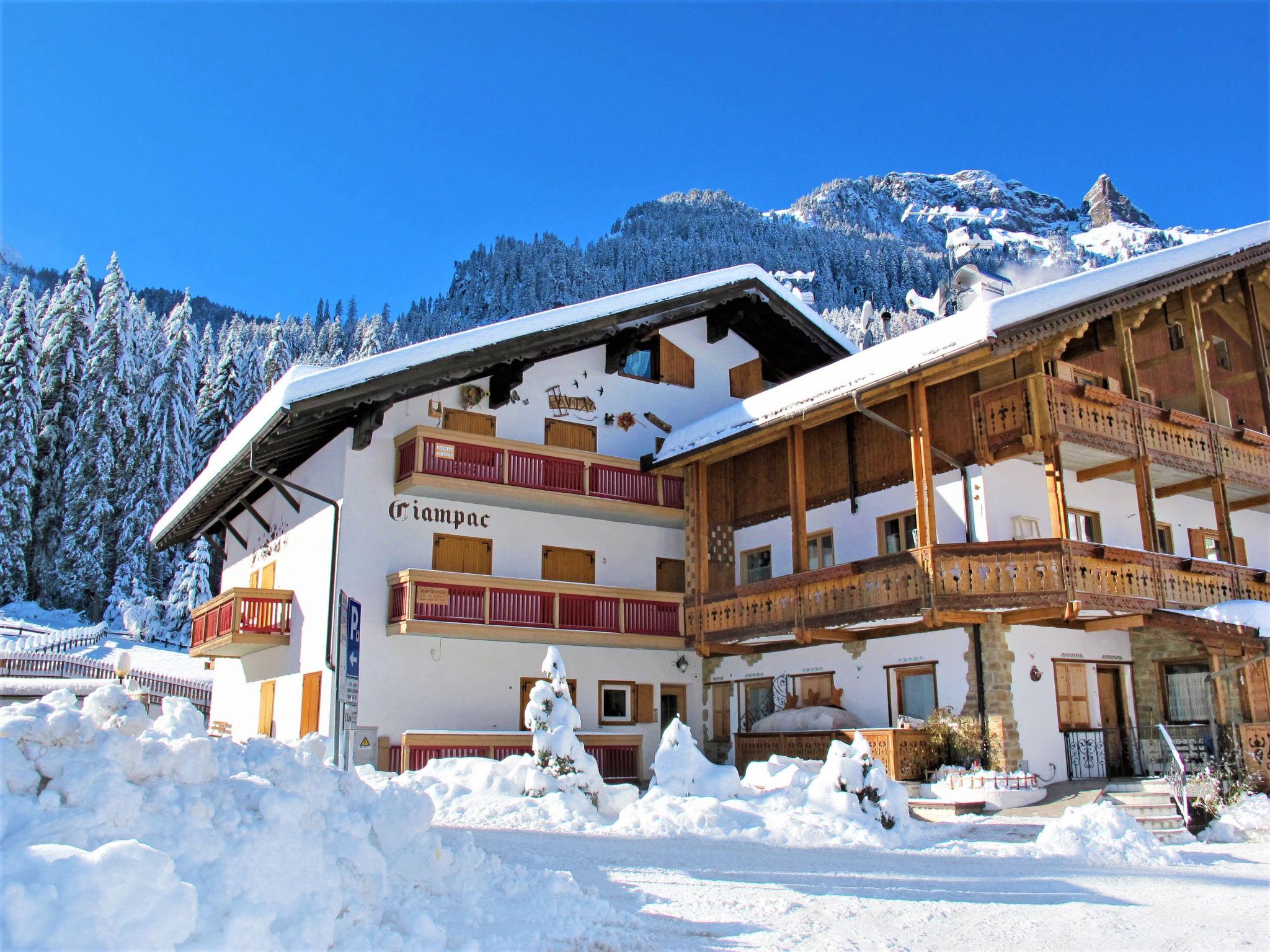 Photo 27 - Appartement de 1 chambre à Canazei avec vues sur la montagne