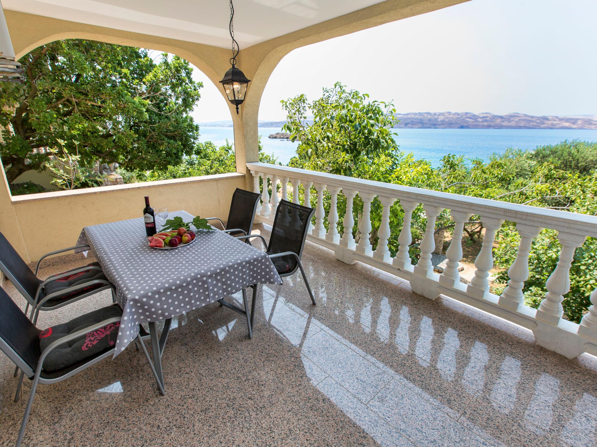 Photo 1 - 1 bedroom Apartment in Karlobag with terrace and sea view