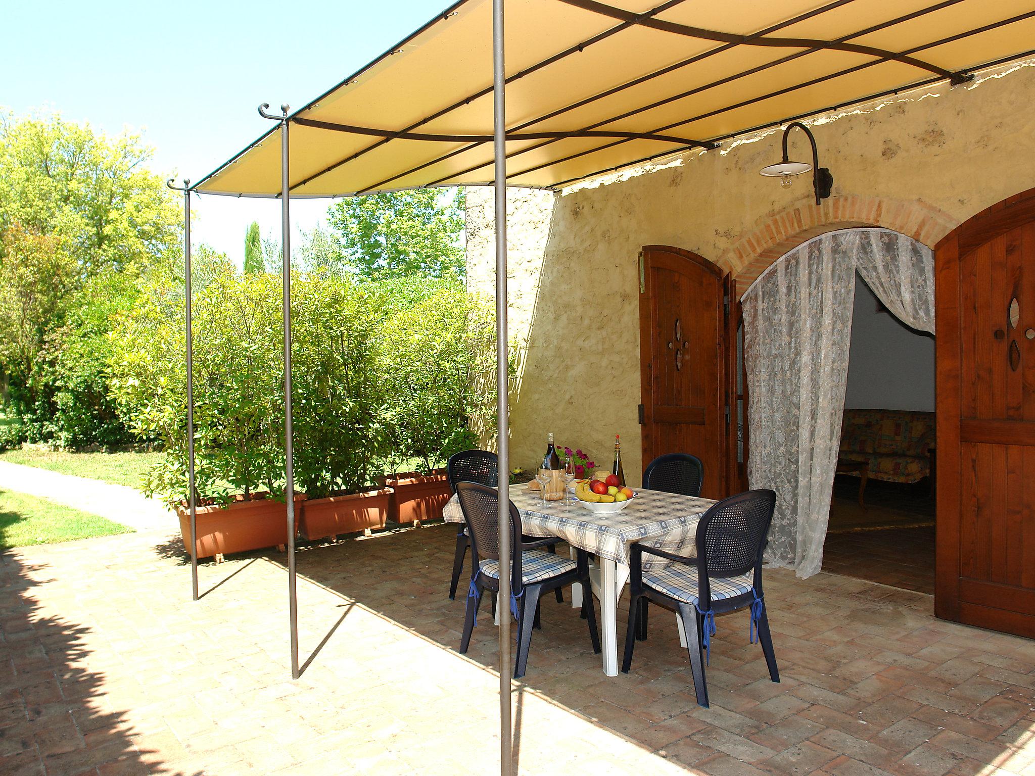 Foto 4 - Casa con 2 camere da letto a Castellina in Chianti con piscina e giardino