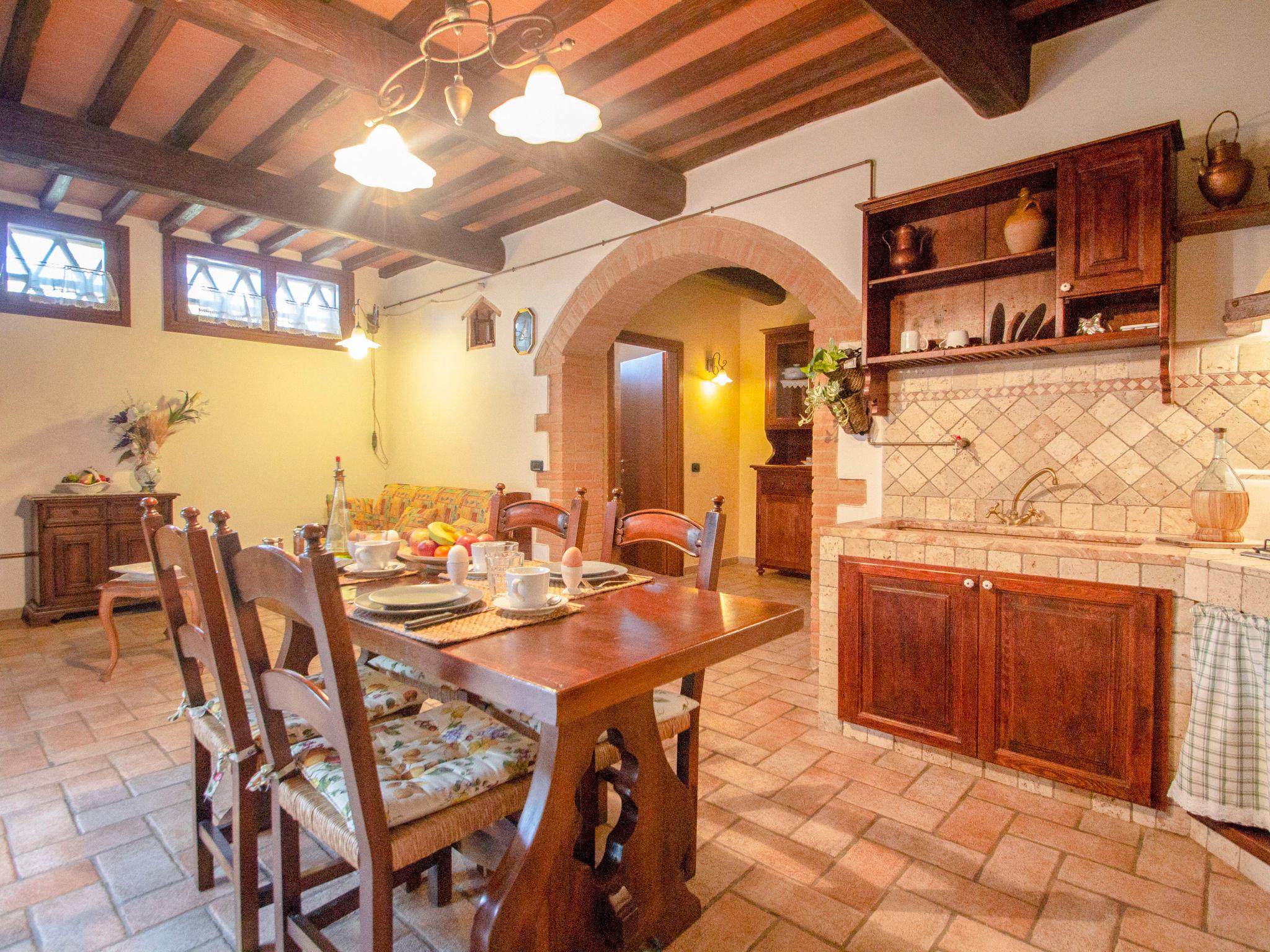 Photo 12 - 2 bedroom House in Castellina in Chianti with swimming pool and garden