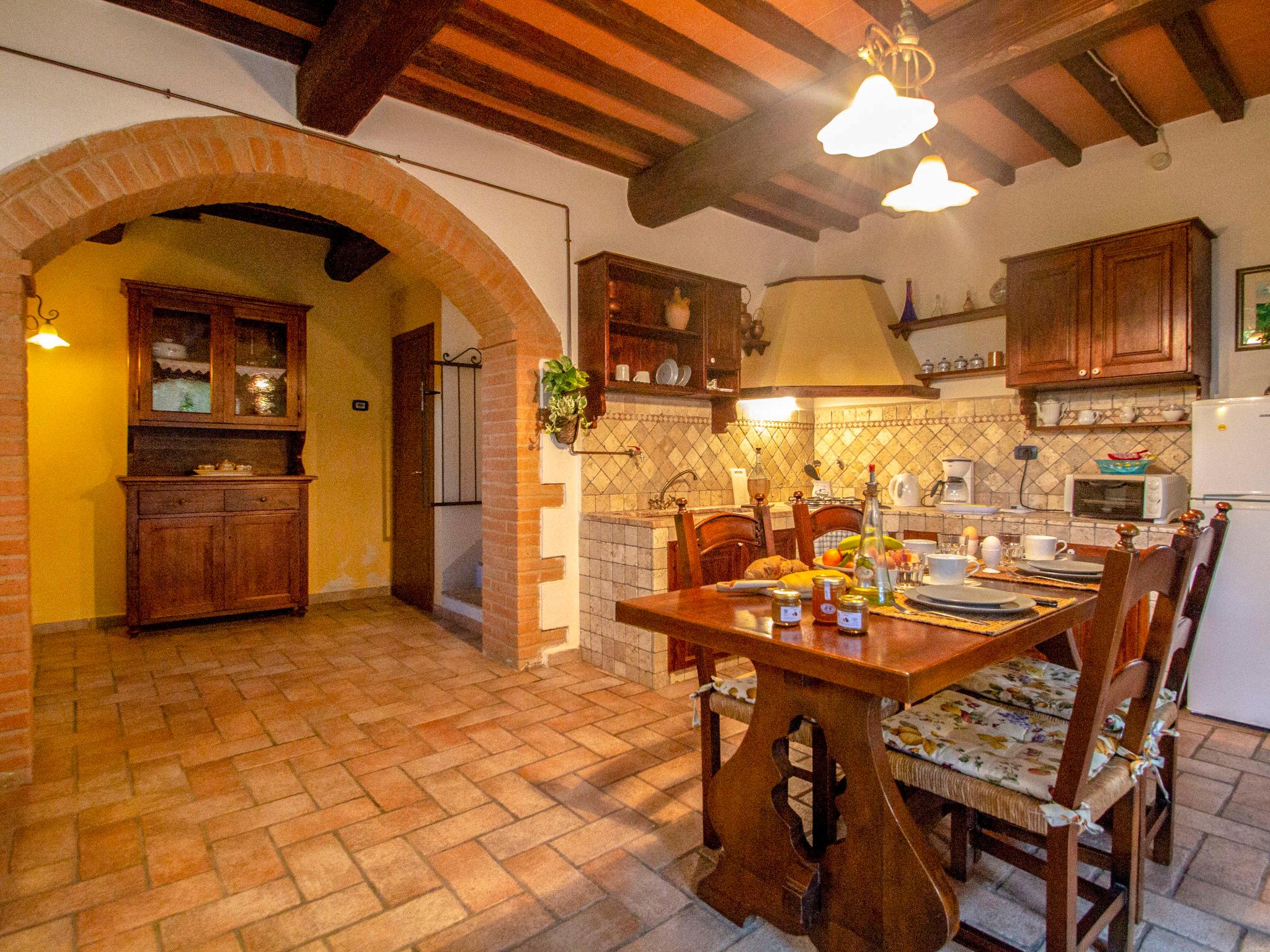 Photo 5 - 2 bedroom House in Castellina in Chianti with swimming pool and garden