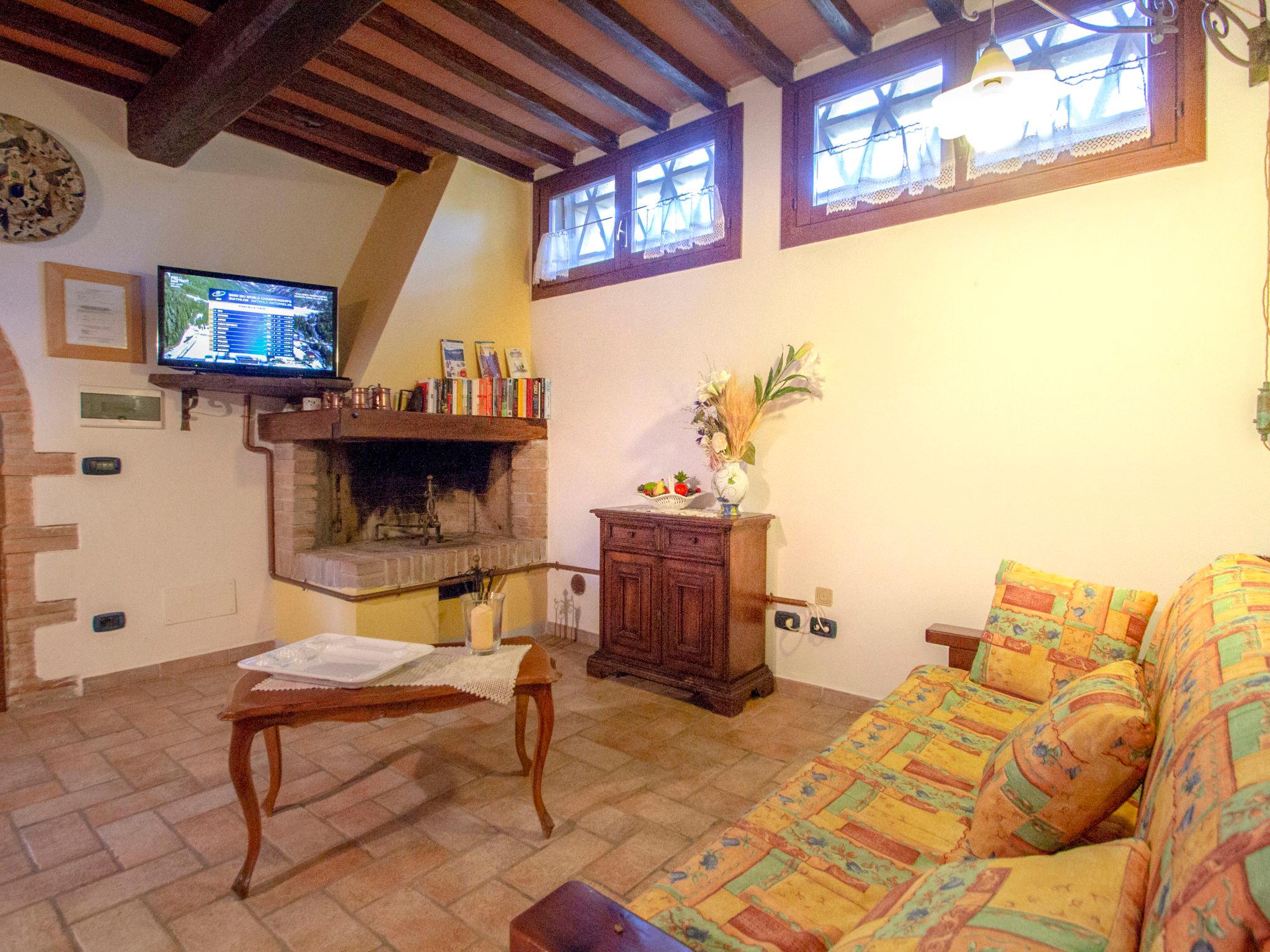 Foto 10 - Haus mit 2 Schlafzimmern in Castellina in Chianti mit schwimmbad und garten