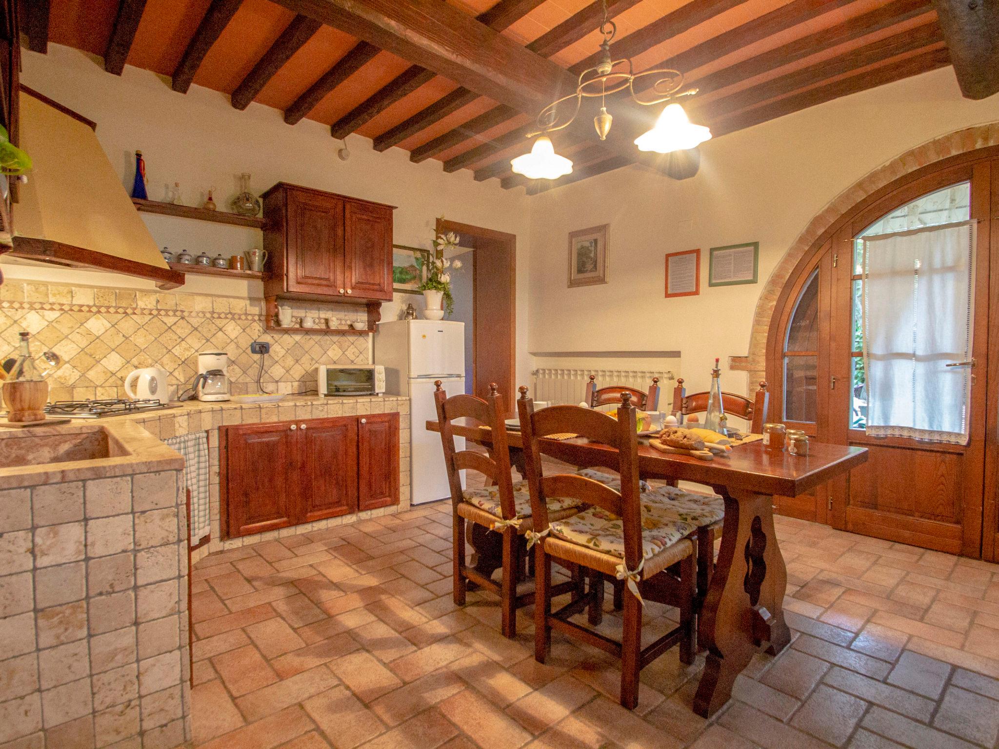 Photo 11 - 2 bedroom House in Castellina in Chianti with swimming pool and garden