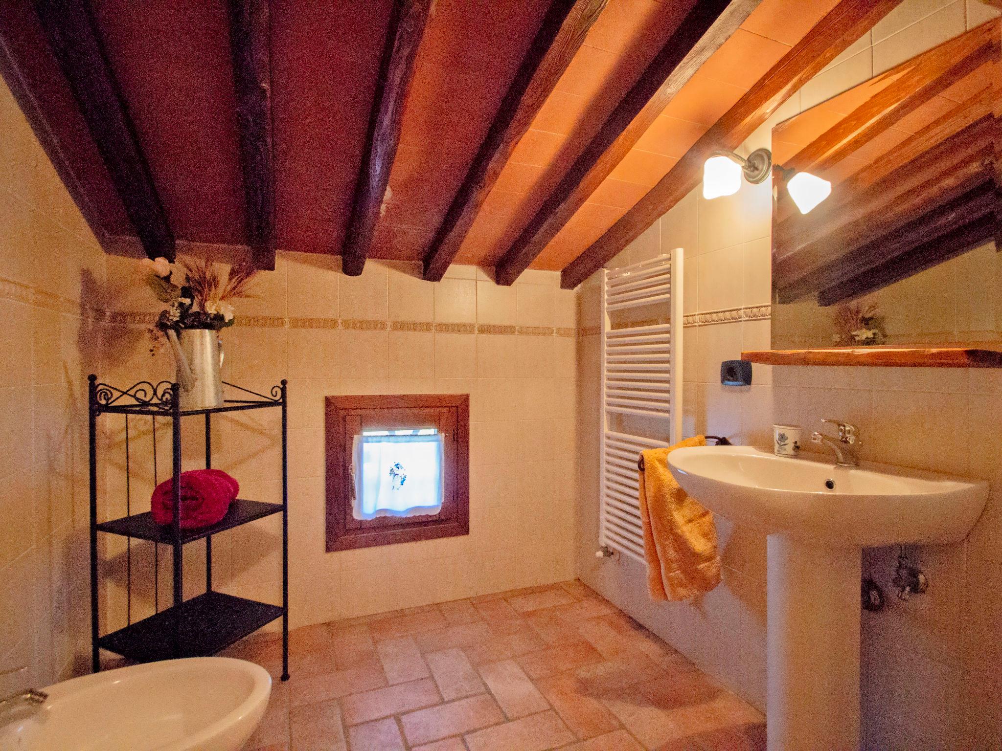 Photo 7 - 2 bedroom House in Castellina in Chianti with swimming pool and garden