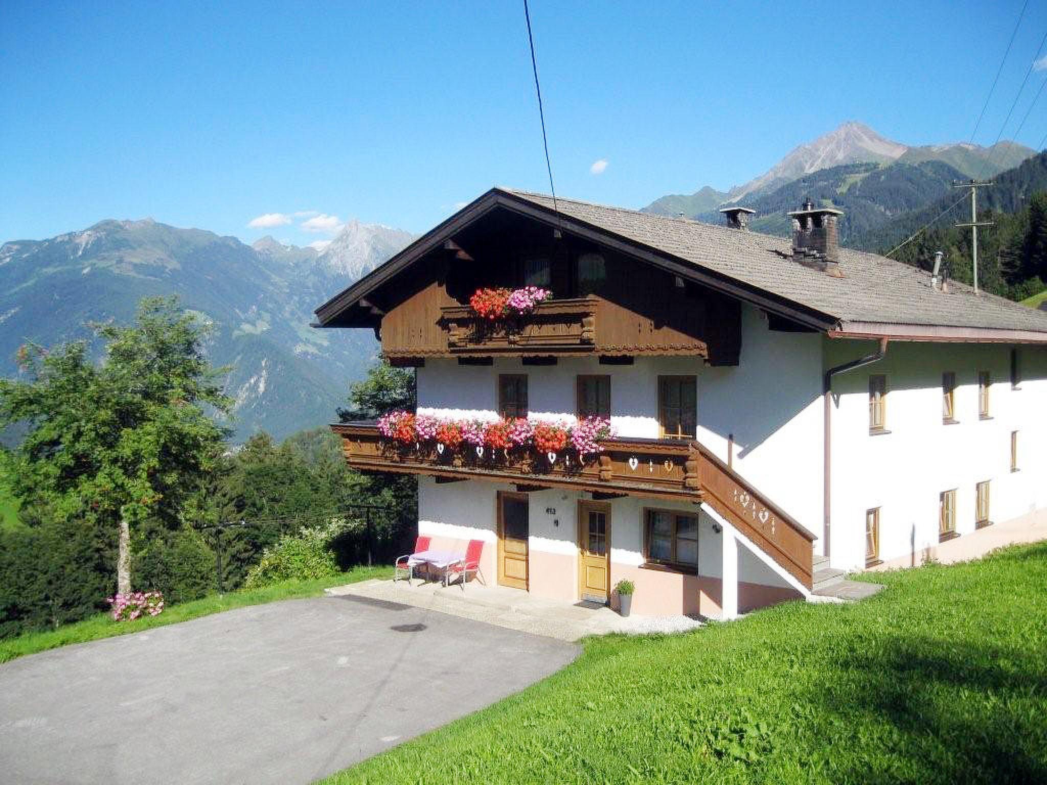 Photo 1 - Maison de 8 chambres à Finkenberg avec jardin et vues sur la montagne