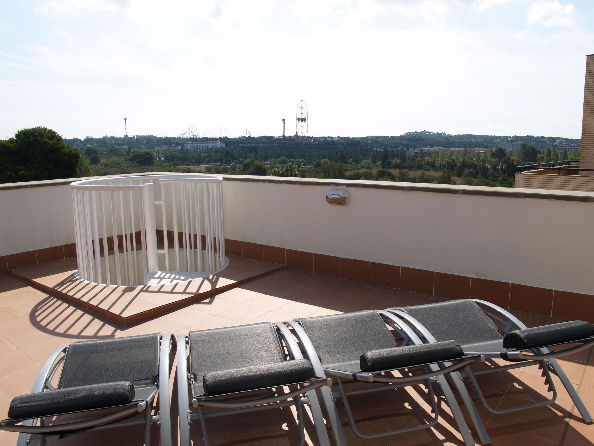 Foto 23 - Appartamento con 3 camere da letto a Salou con piscina e vista mare