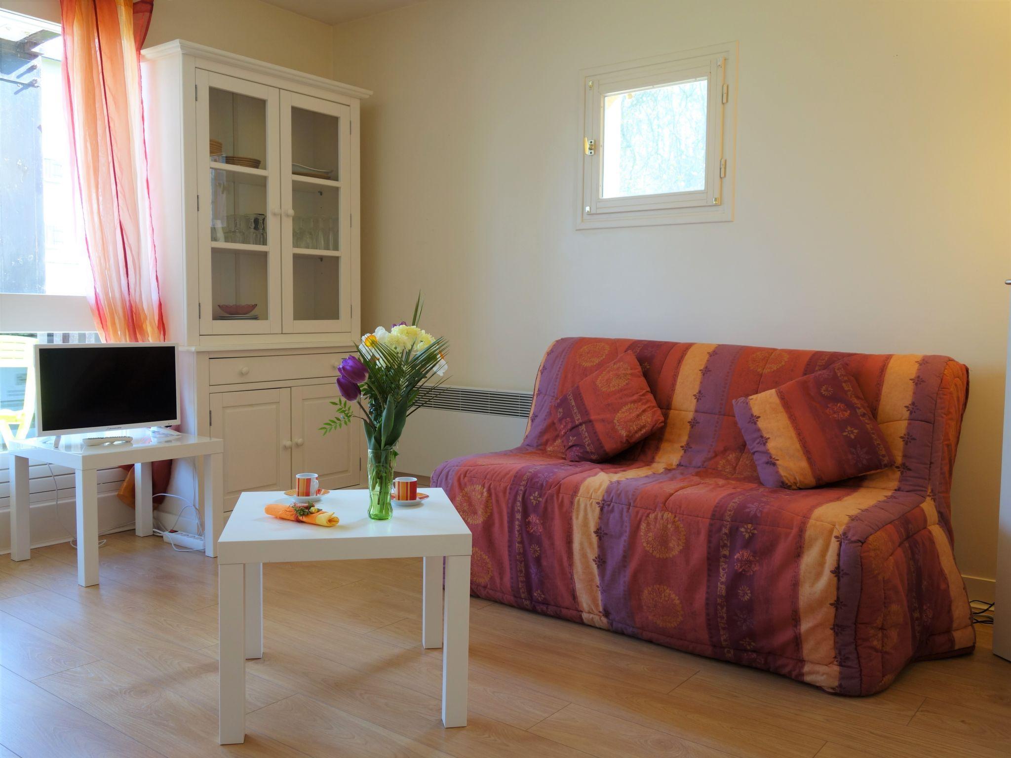 Photo 6 - Apartment in Trouville-sur-Mer with garden and sea view