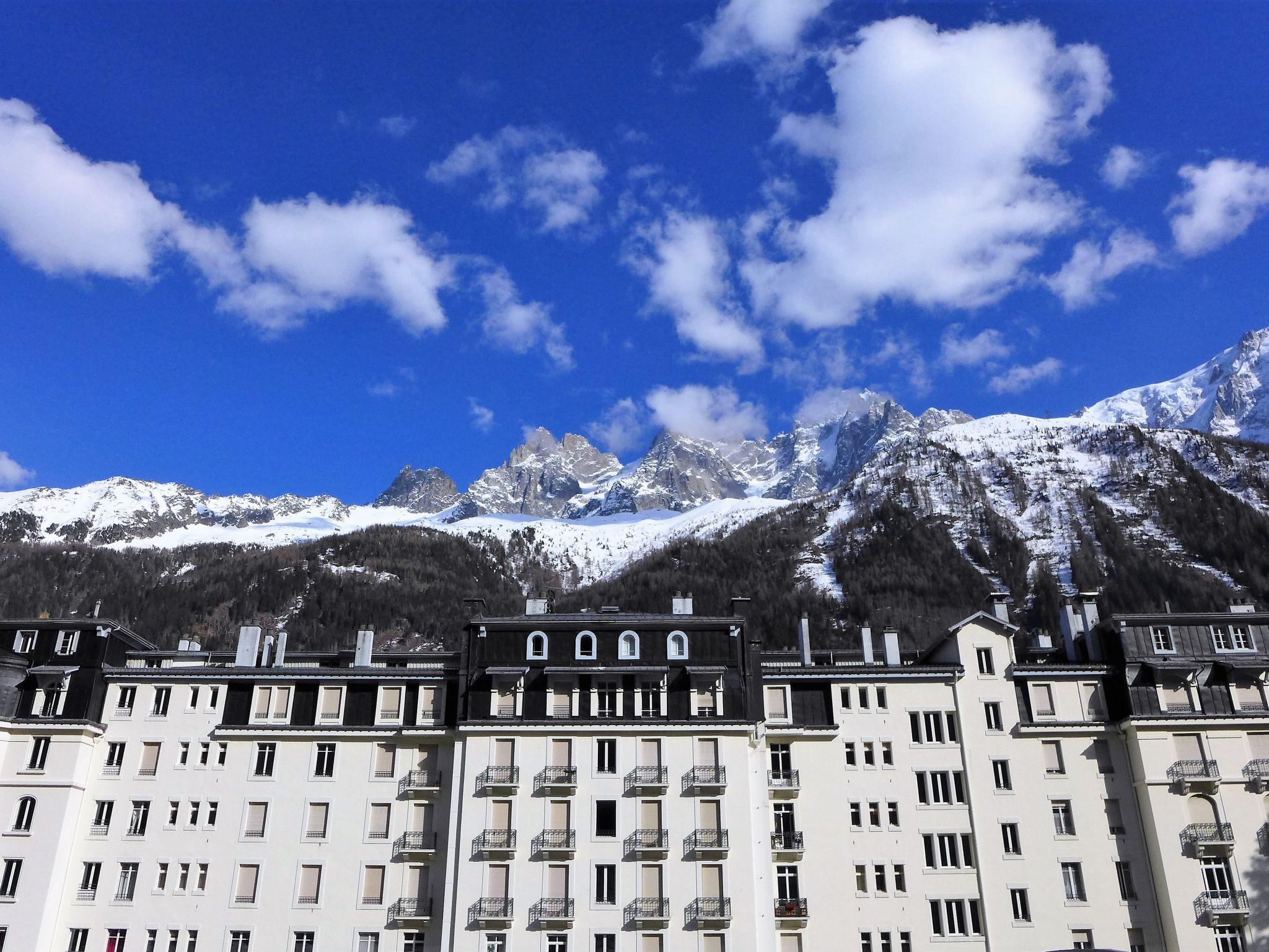 Foto 15 - Appartamento con 1 camera da letto a Chamonix-Mont-Blanc con vista sulle montagne