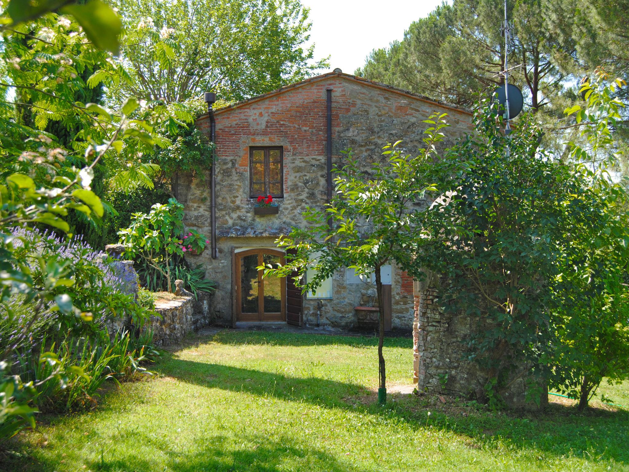 Foto 29 - Casa de 2 habitaciones en Bucine con piscina privada y jardín