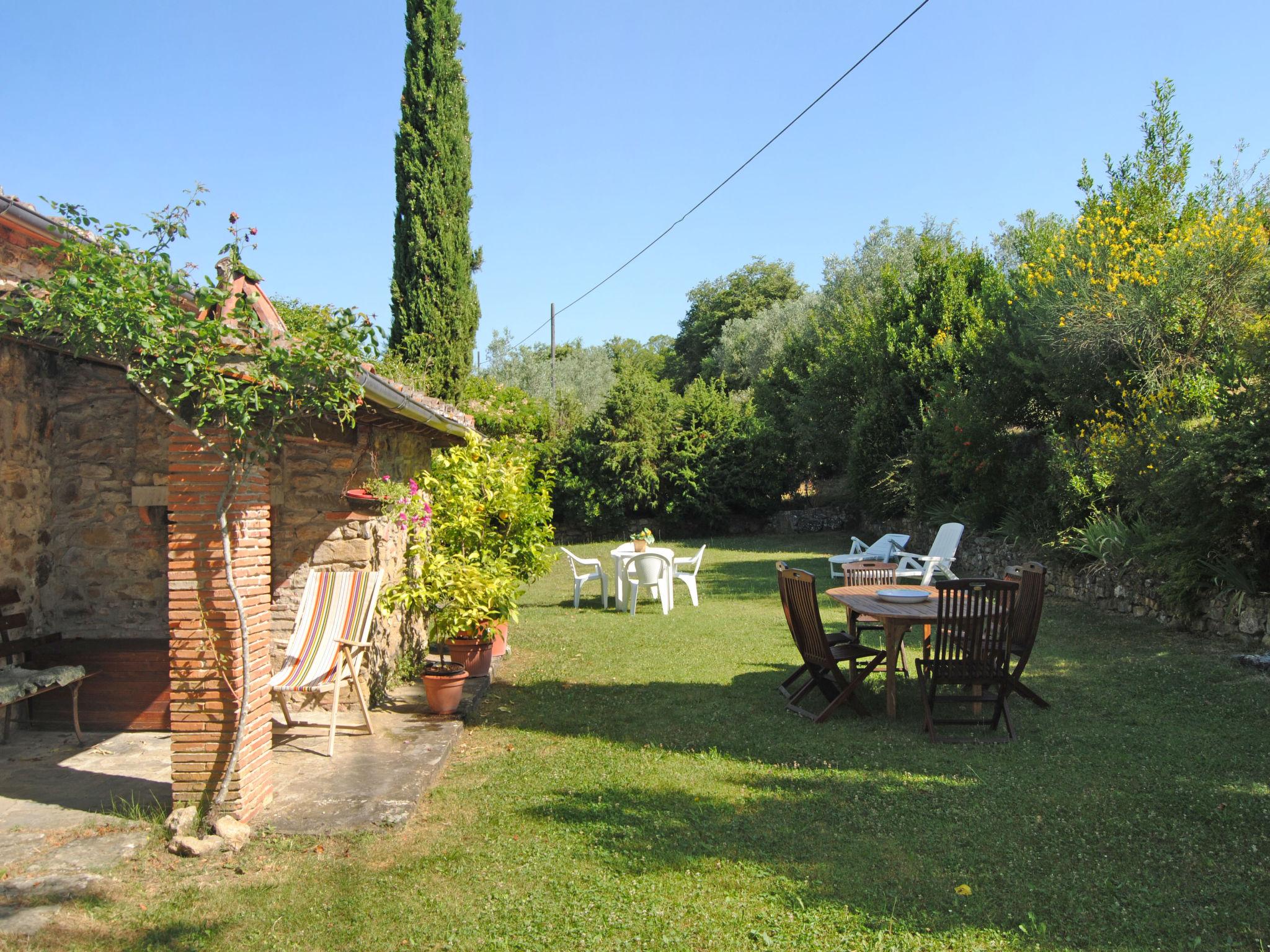 Foto 6 - Casa de 2 habitaciones en Bucine con piscina privada y jardín