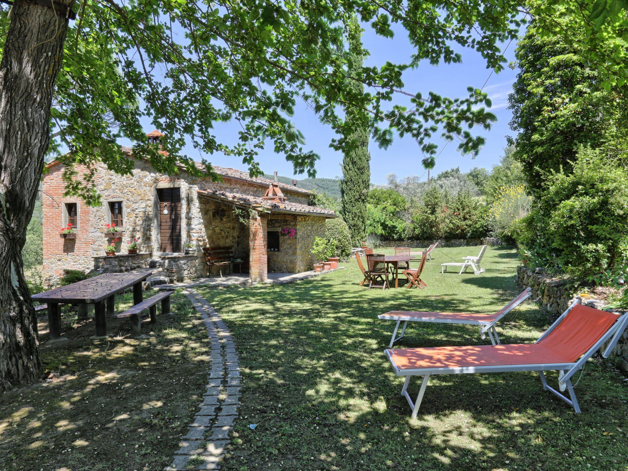 Foto 1 - Casa de 2 quartos em Bucine com piscina privada e jardim
