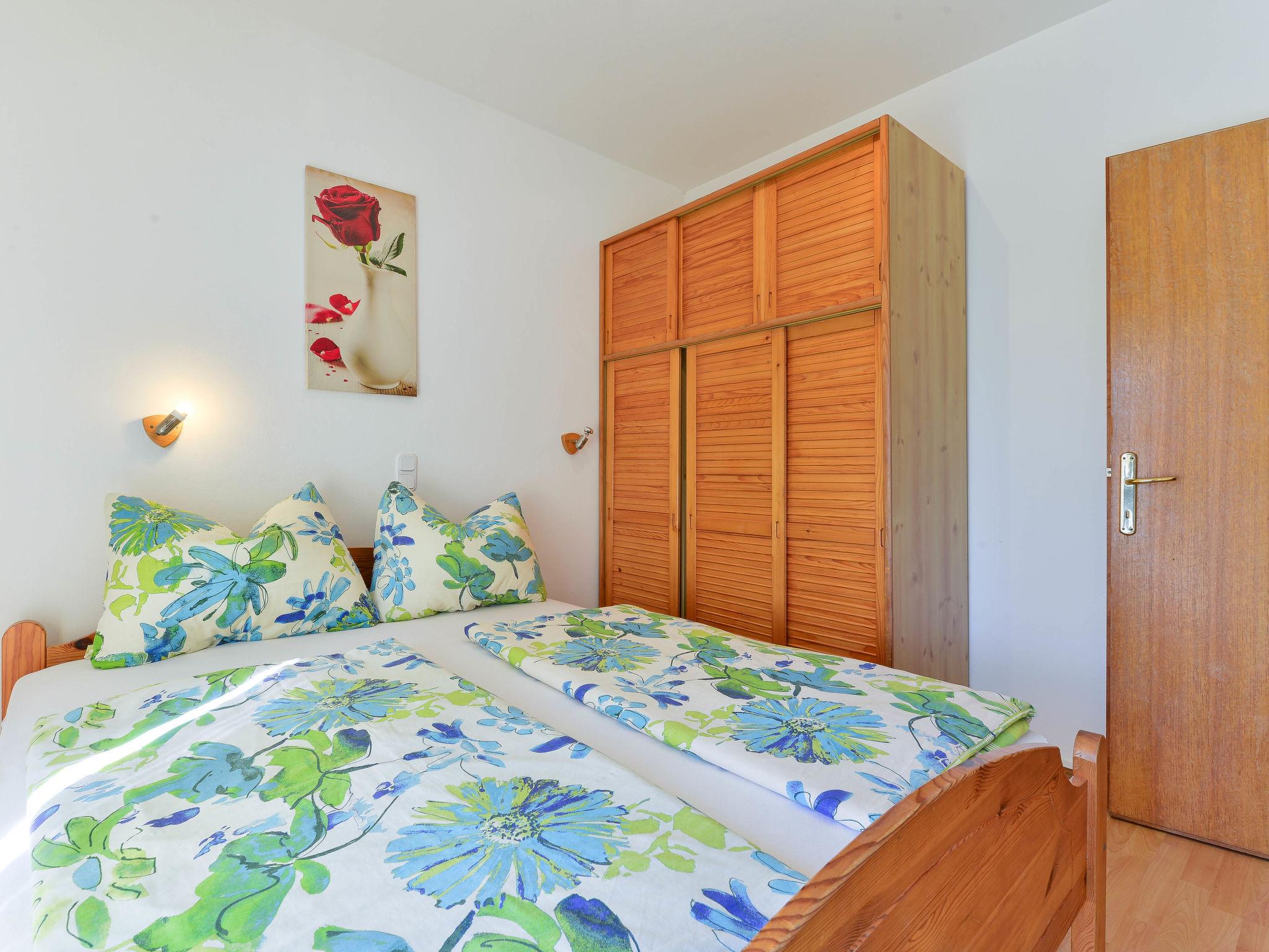 Foto 10 - Appartamento con 2 camere da letto a Privlaka con piscina e vista mare