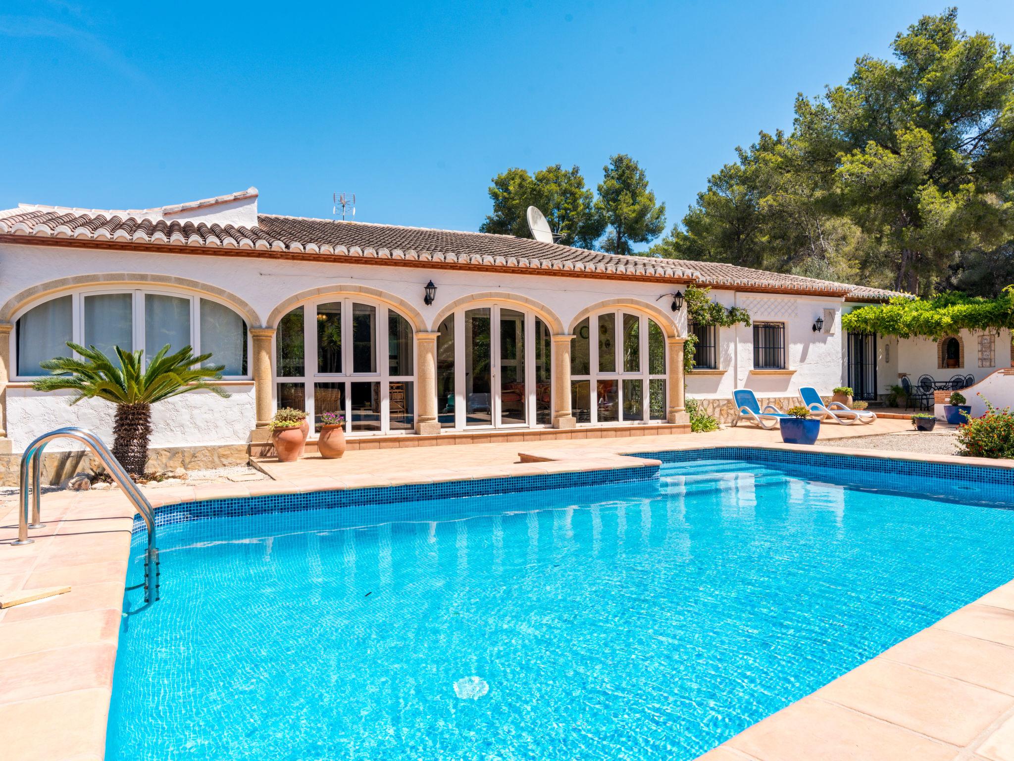 Foto 1 - Casa de 3 quartos em Jávea com piscina privada e vistas do mar