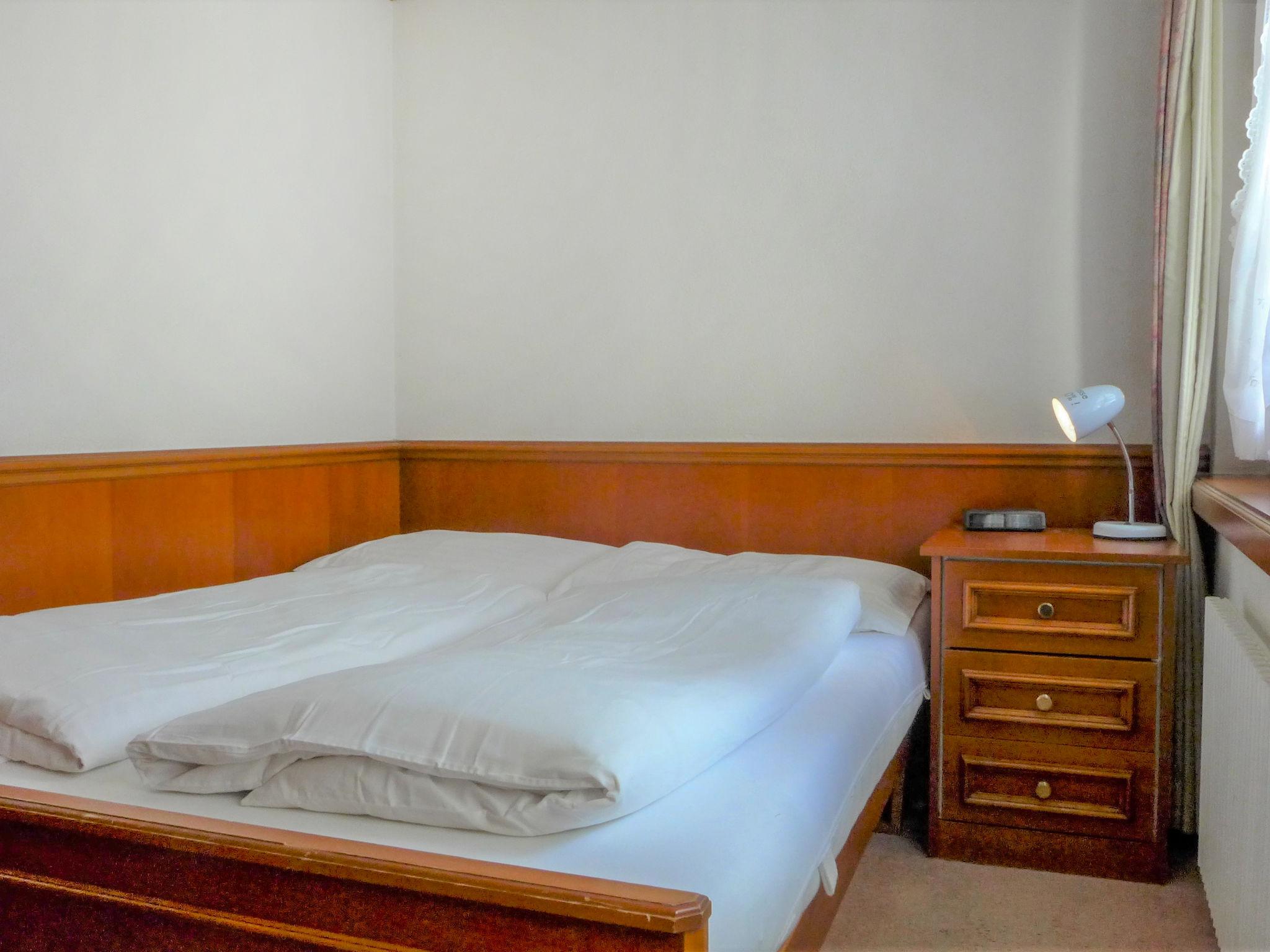 Foto 3 - Appartamento con 1 camera da letto a Zermatt con vista sulle montagne