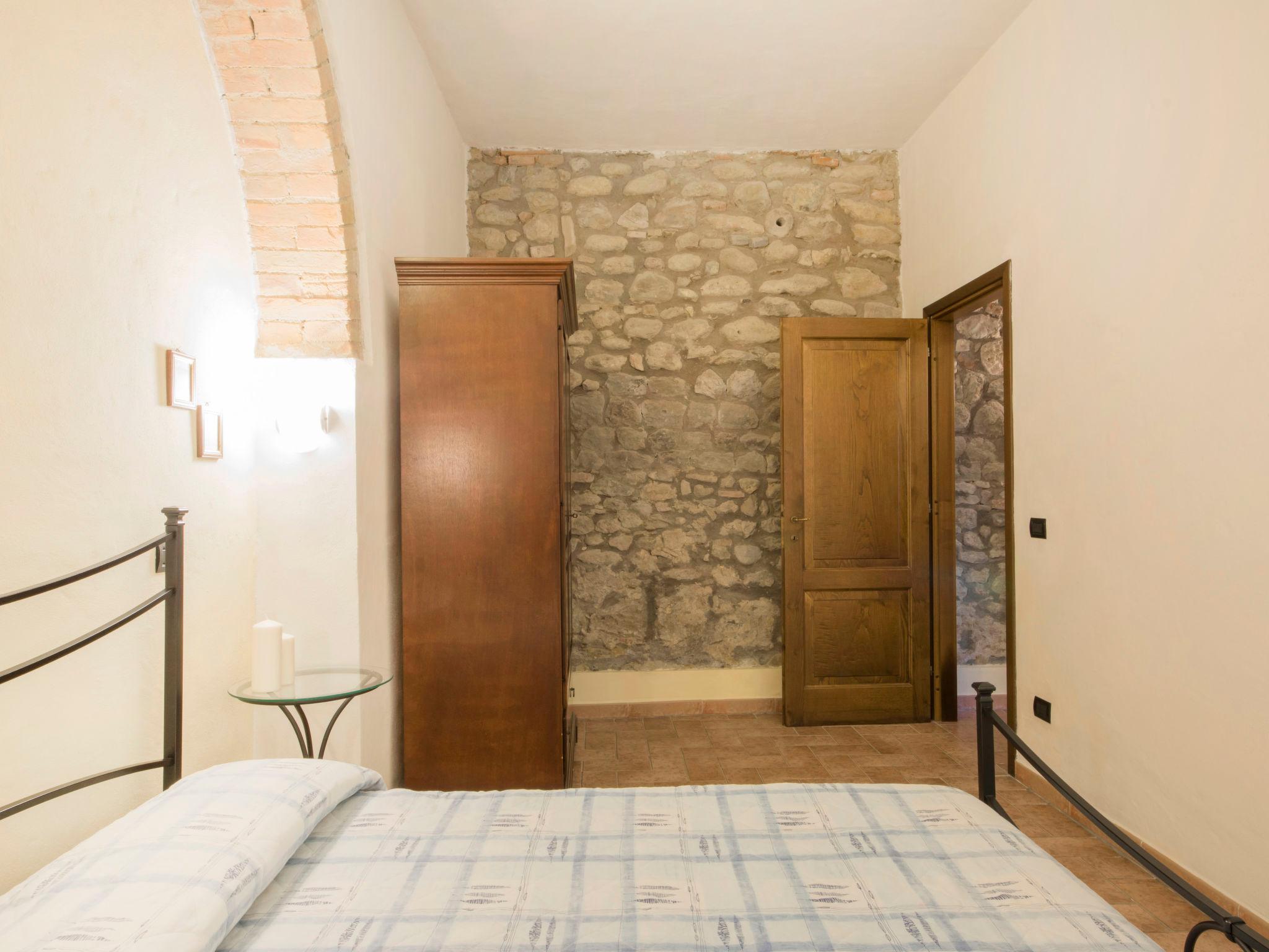 Photo 9 - 2 bedroom Apartment in Volterra with swimming pool and garden